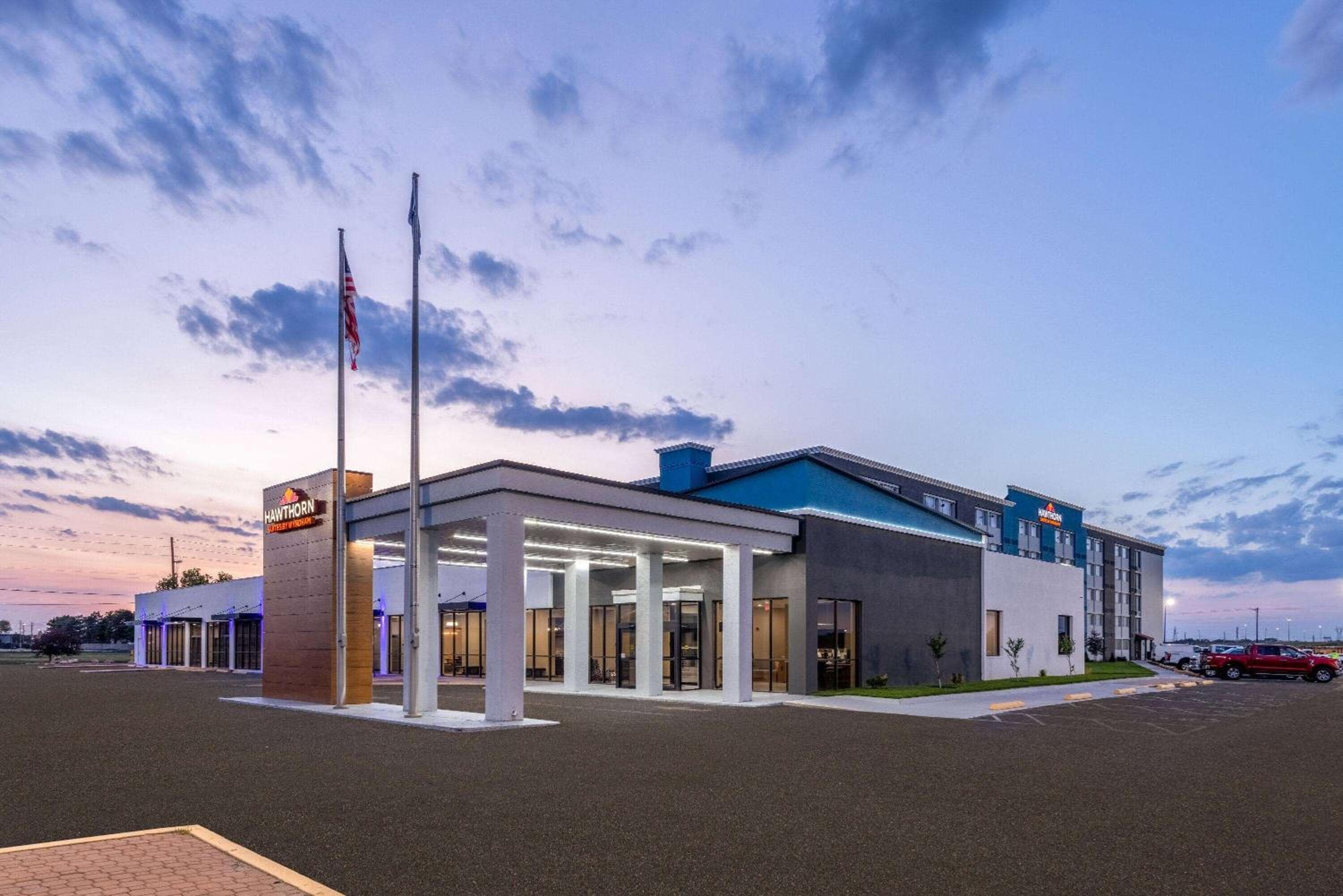Hawthorn Extended Stay by Wyndham Wichita Airport, Wichita