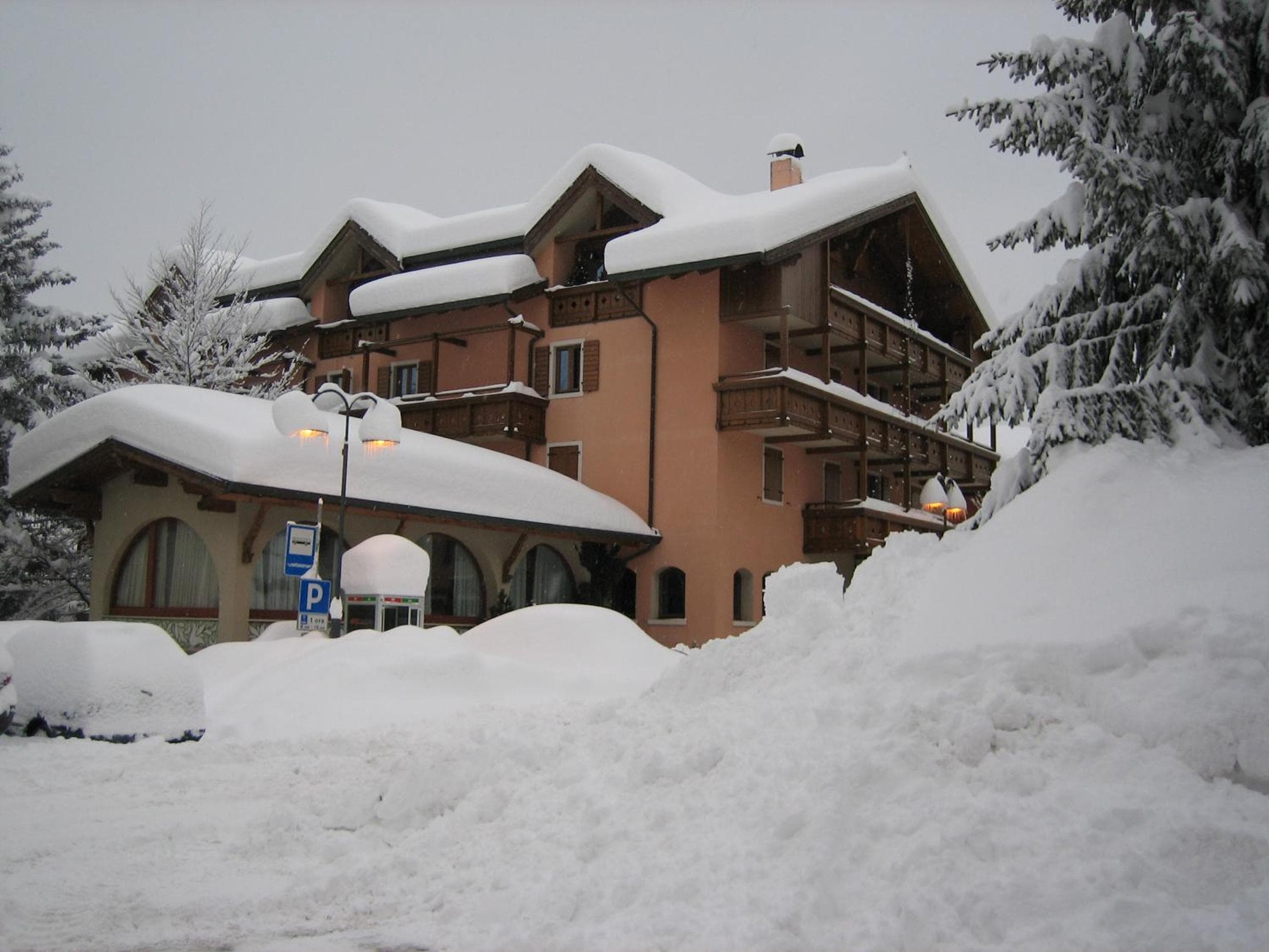 RESIDENCE SERRADA, Serrada