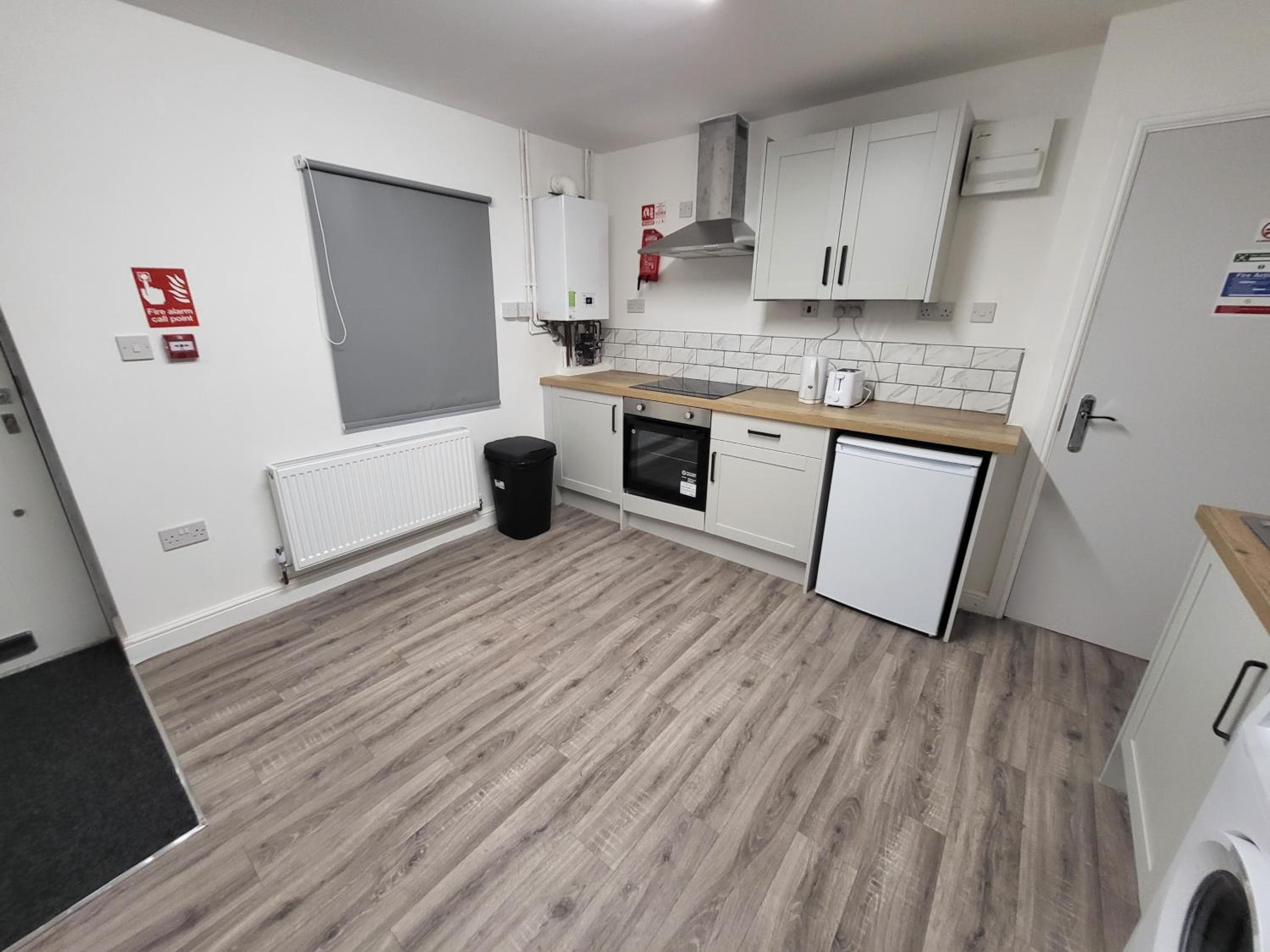 Premier Studios Nottingham - Tring Vale, Nottingham, photo 3