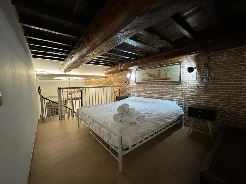 Venus Two-Floored Stylish Apartment in the City Center, Florence, photo 2