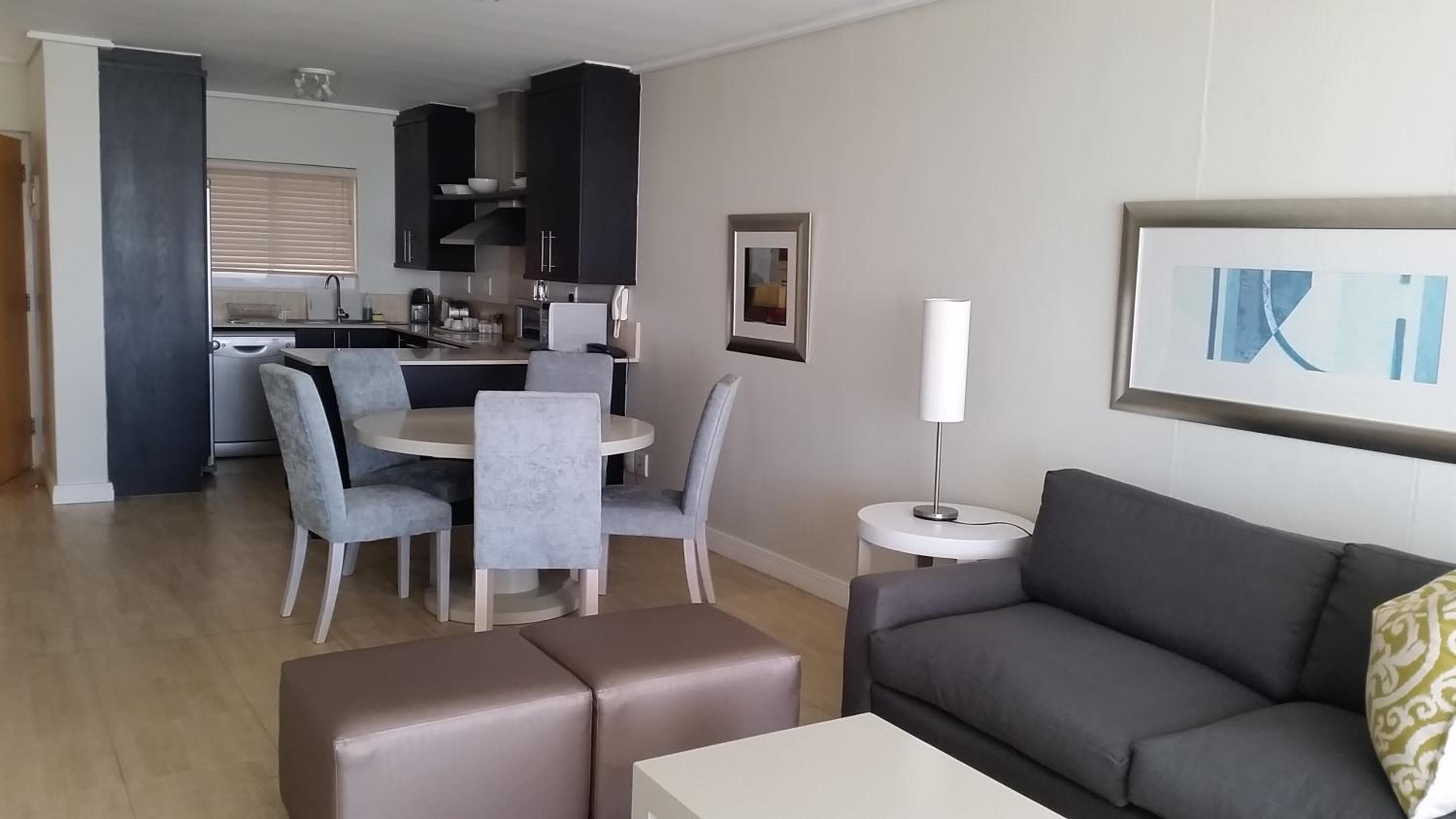 Lagoon Beach Hotel Apartments, Cape Town, photo 2
