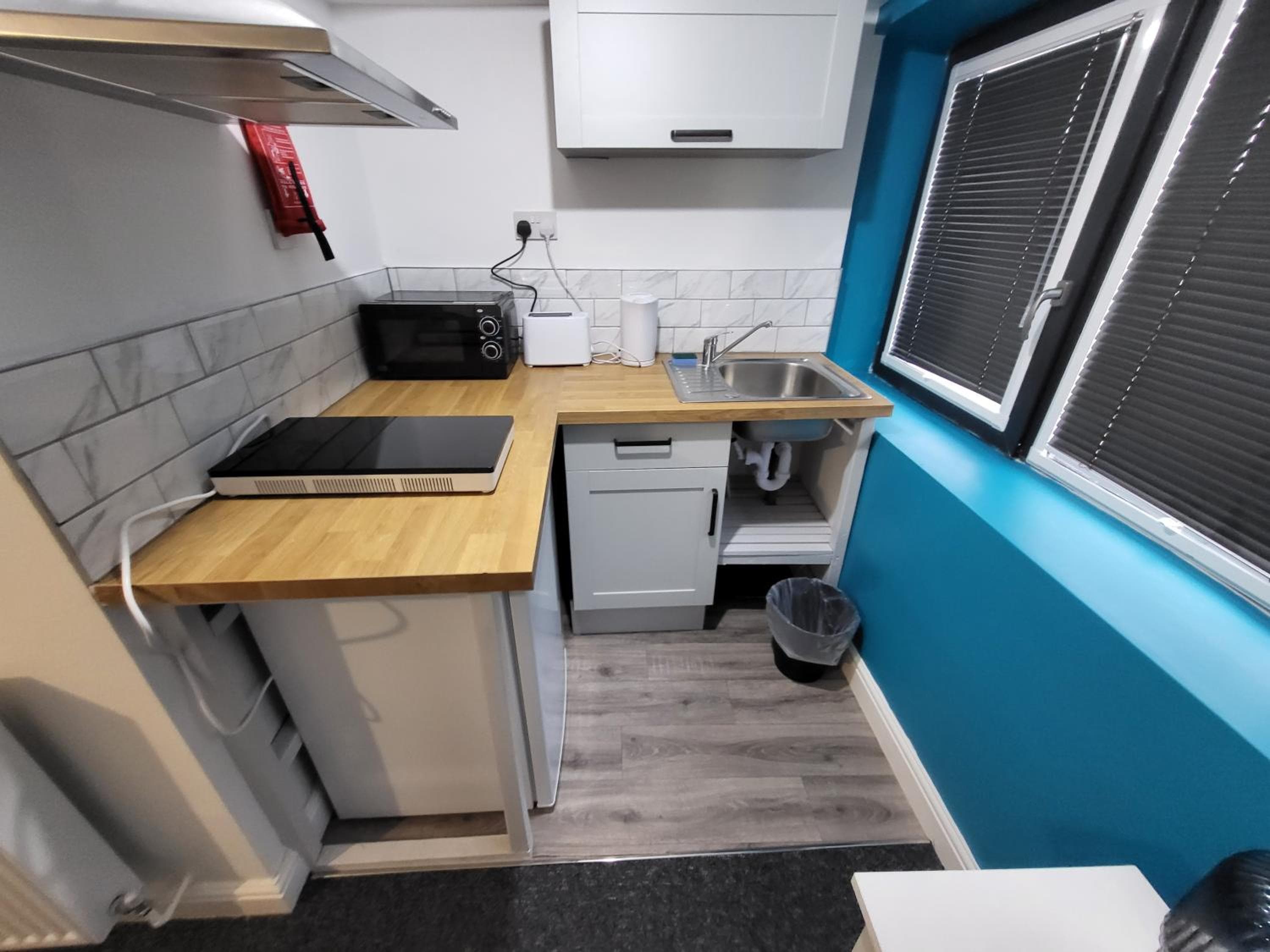 Premier Studios Nottingham - Tring Vale, Nottingham, photo 2