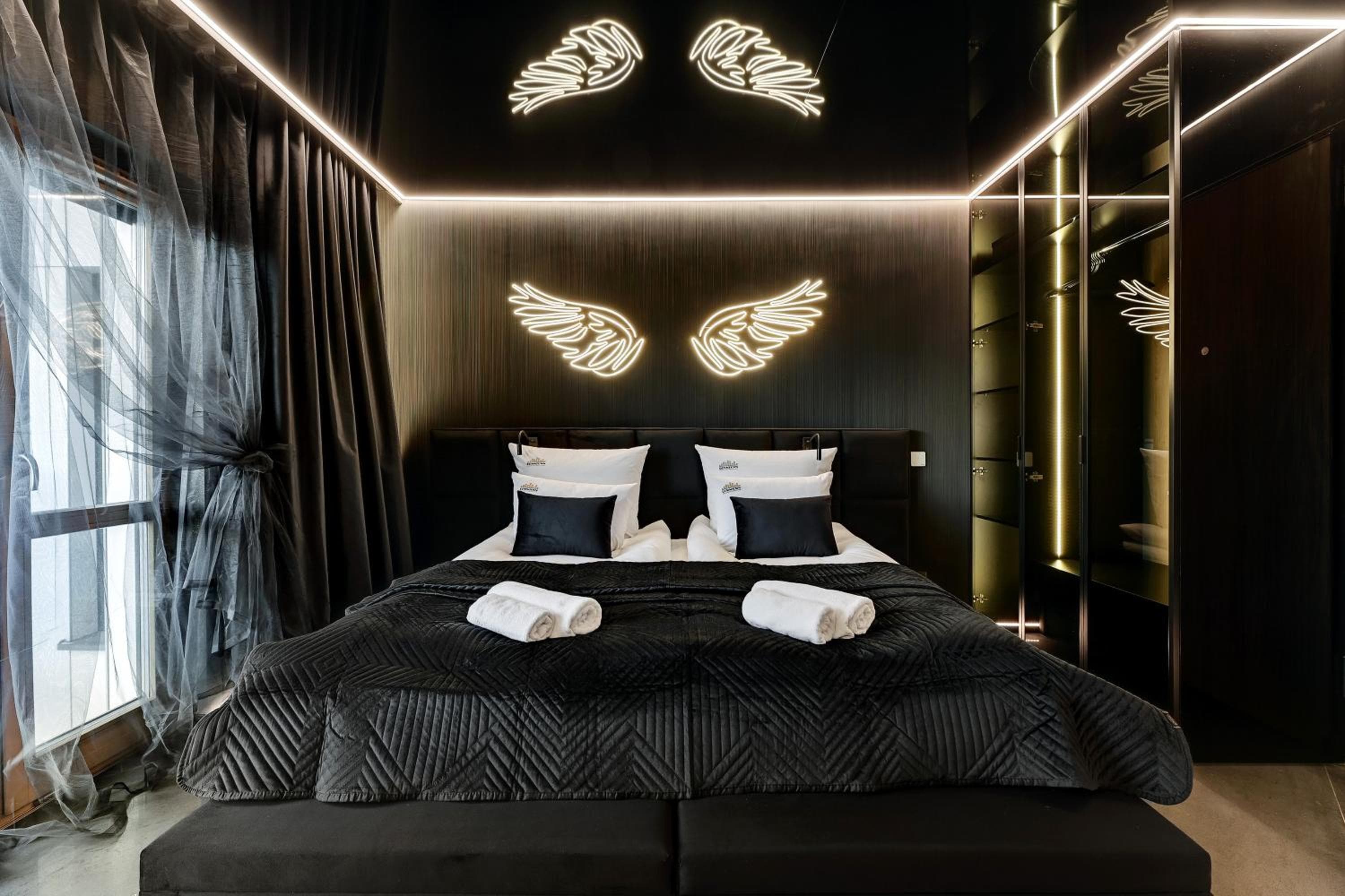 Nadmotławie Hollywood Jacuzzi Suite by Downtown Apartments, Gdańsk, photo 6