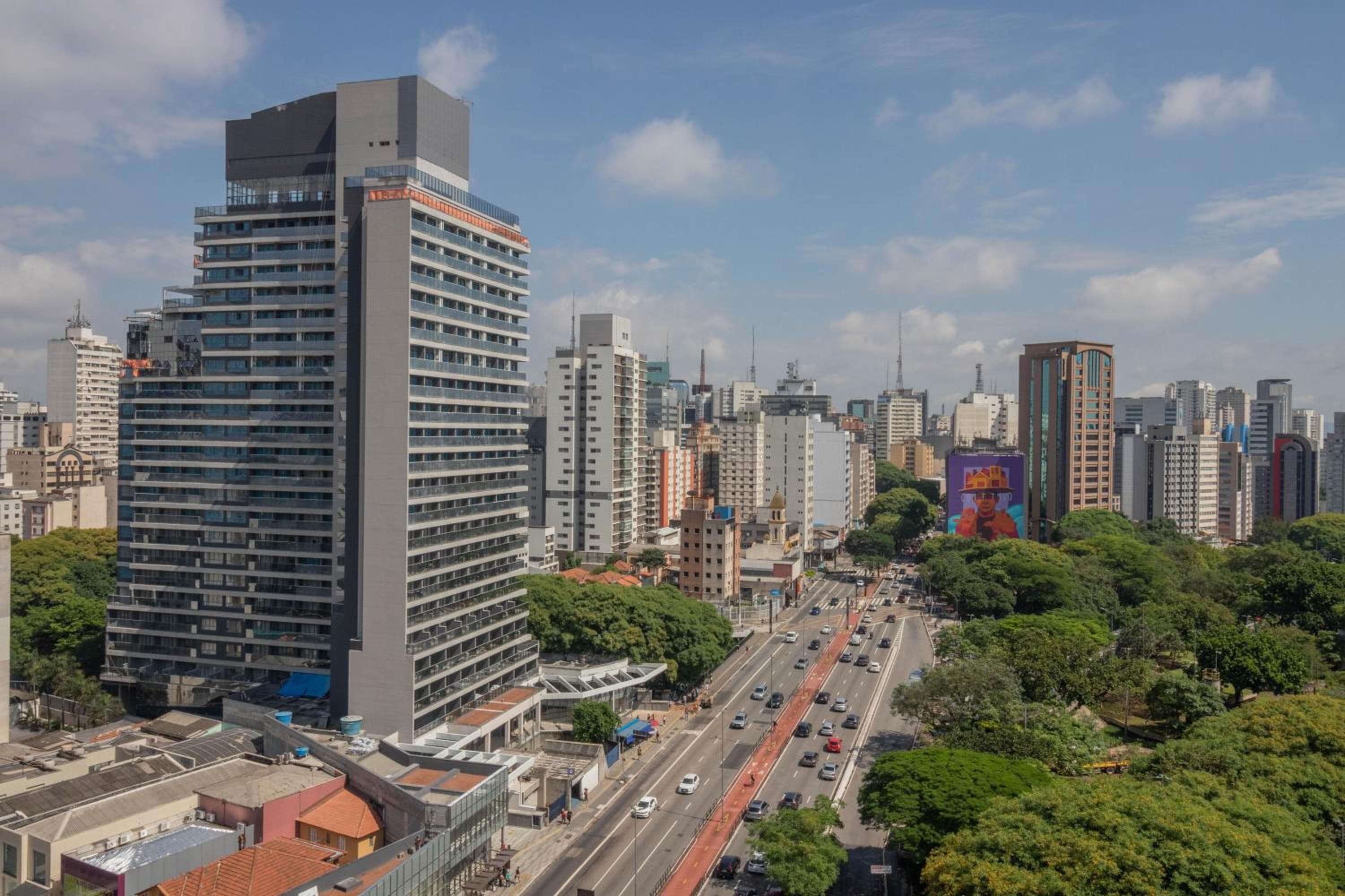Saint Lawrence Paulista 6º andar luxo internet 700 MB Link dedicado, Sao Paulo