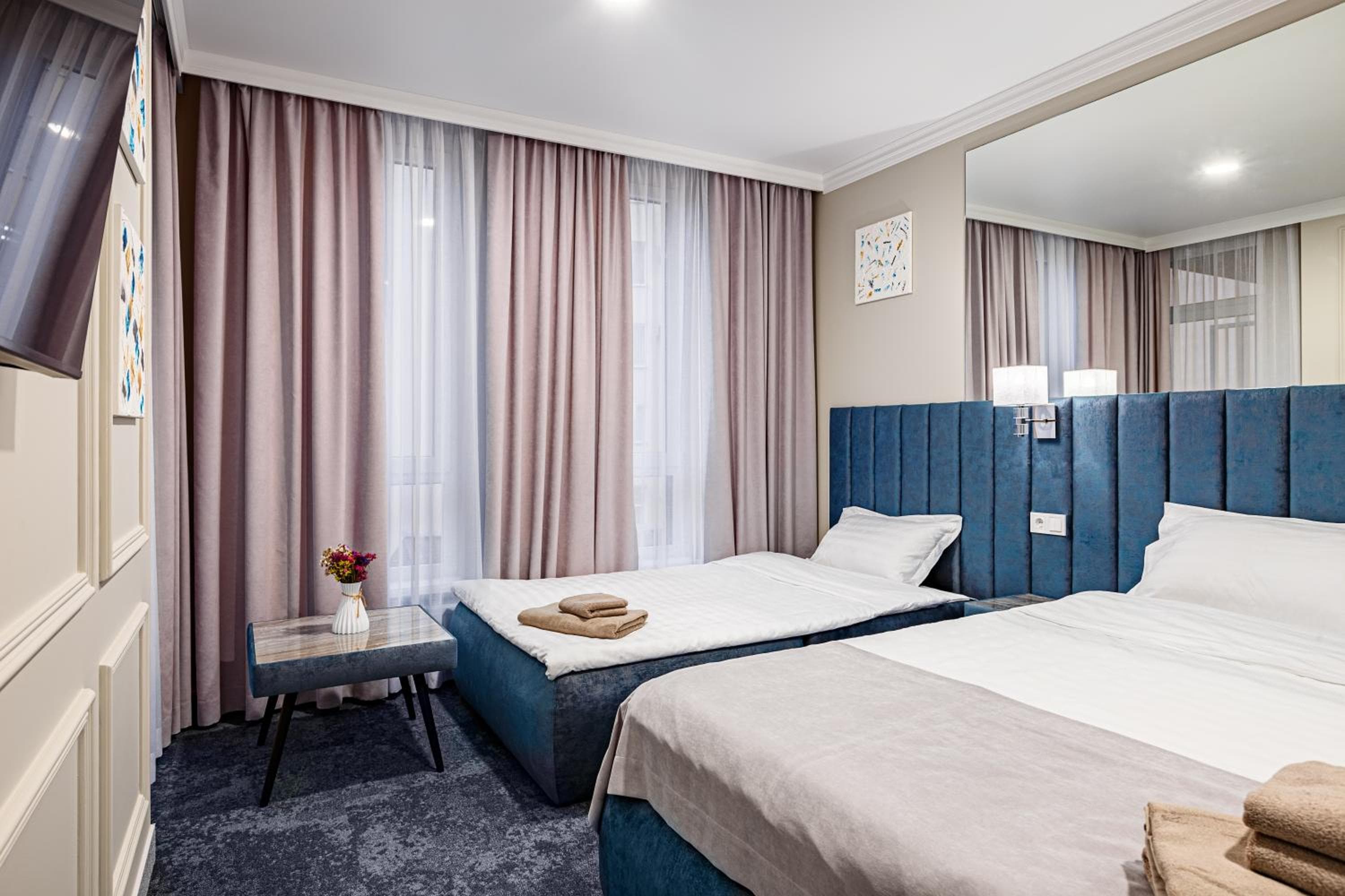 ApartReserve Avtorskiy Aparthotel, Ivano-Frankivsʼk, photo 3