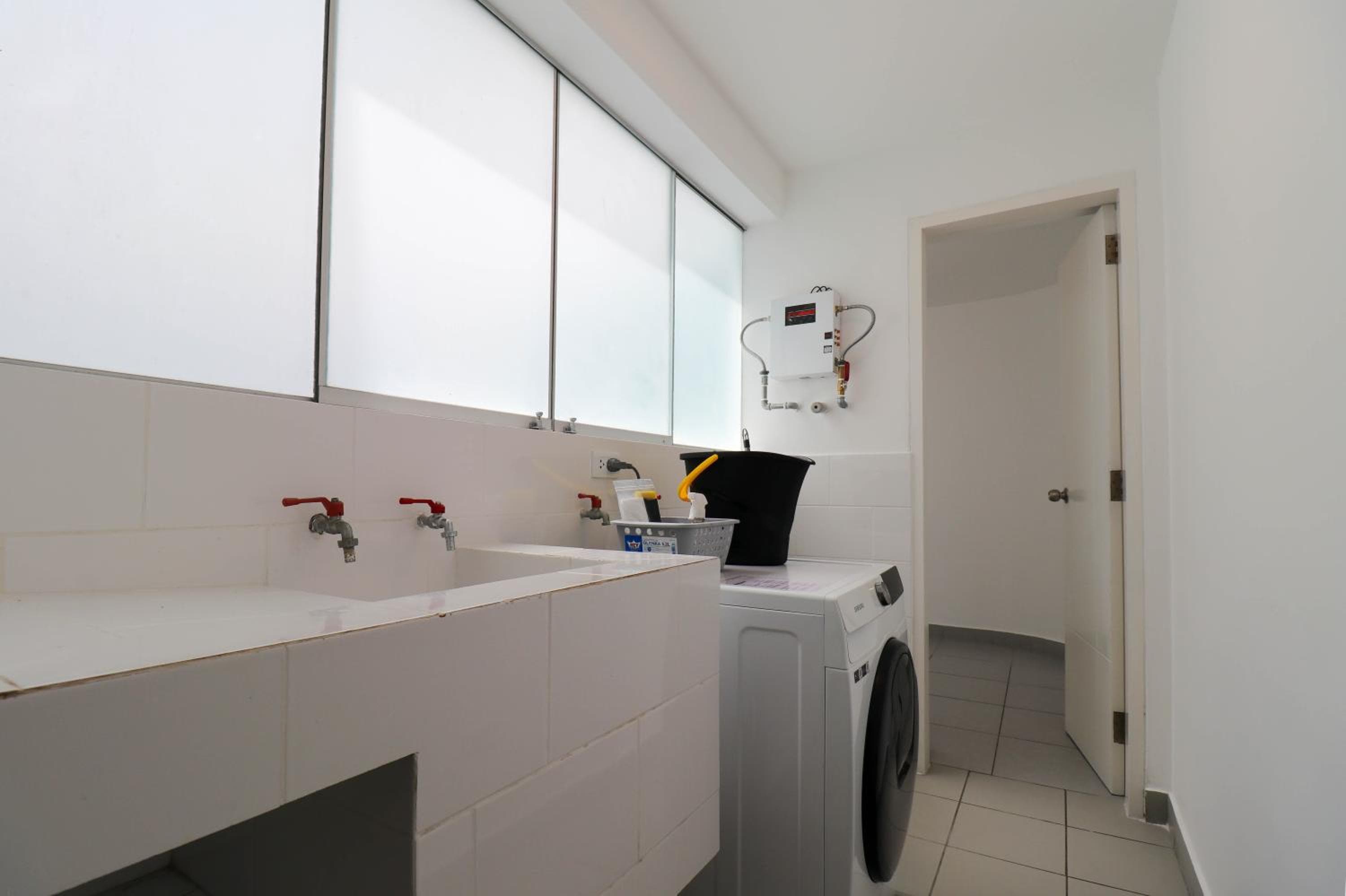 Barranco Suites 3BR Near Malecon By Wynwood House, Lima, photo 3