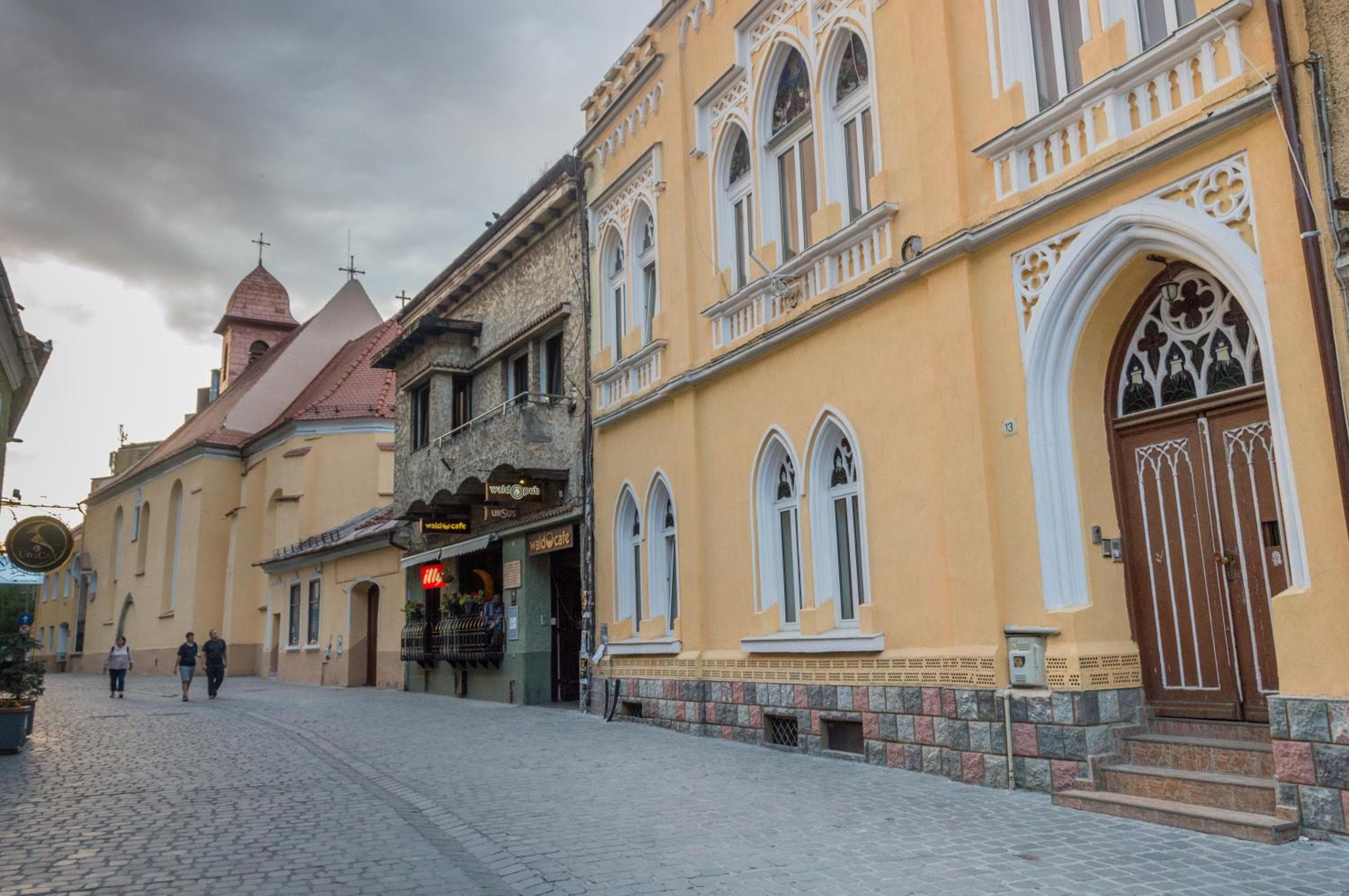 Aki Apartment, Braşov