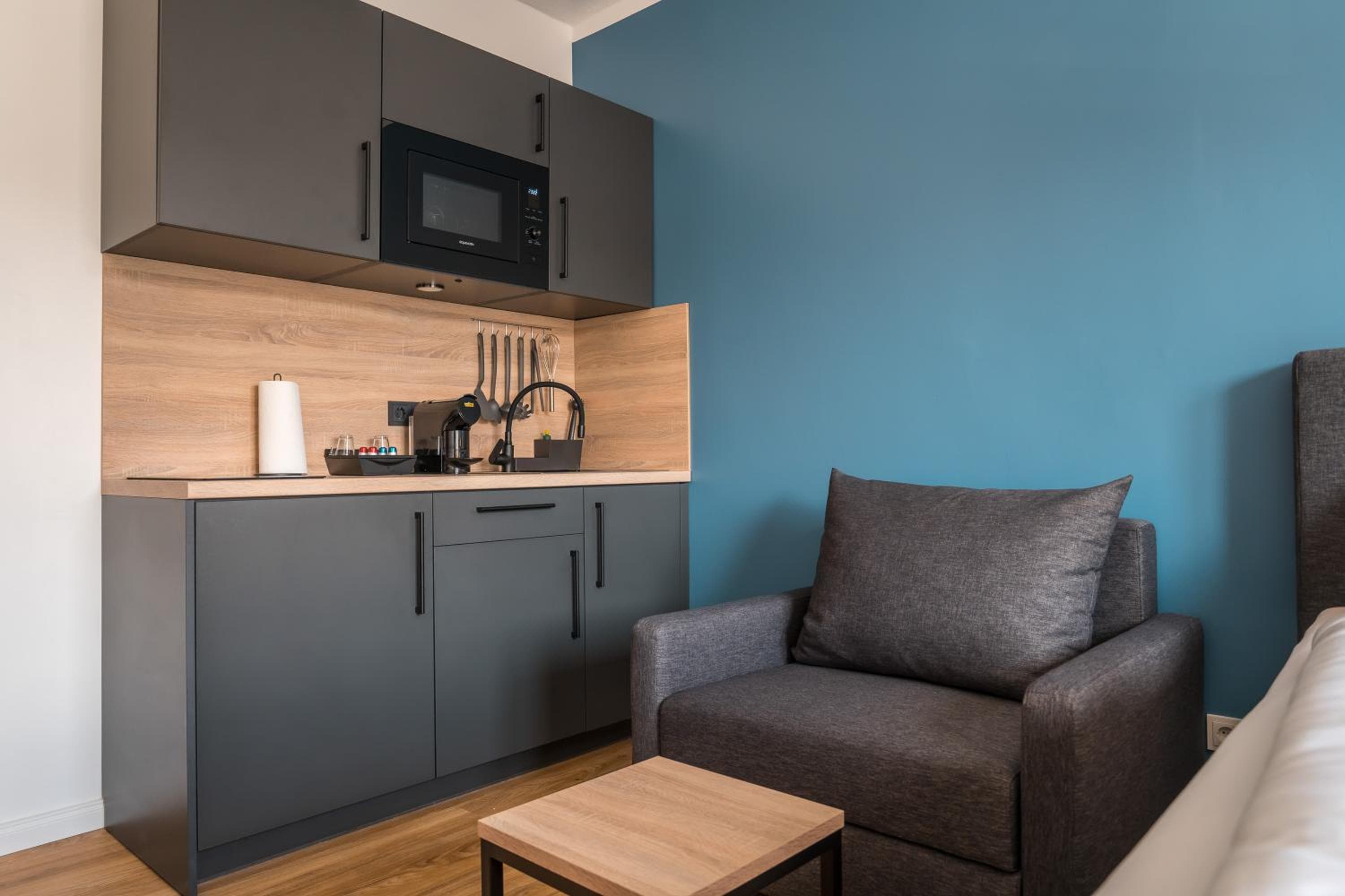 Antares Apartments, Düsseldorf, photo 3