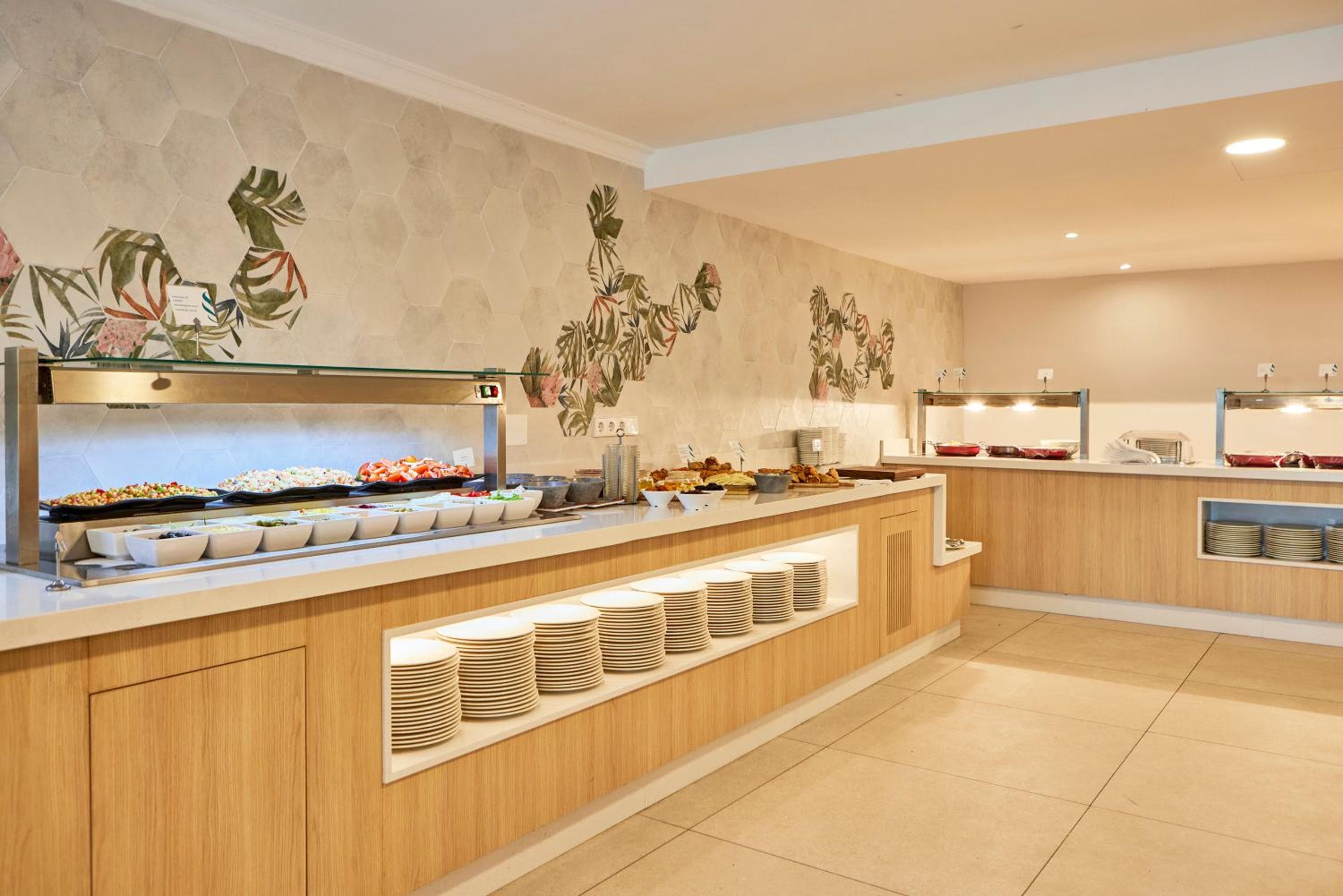 Universal Aparthotel Don Camilo, Sant Elm, photo 3