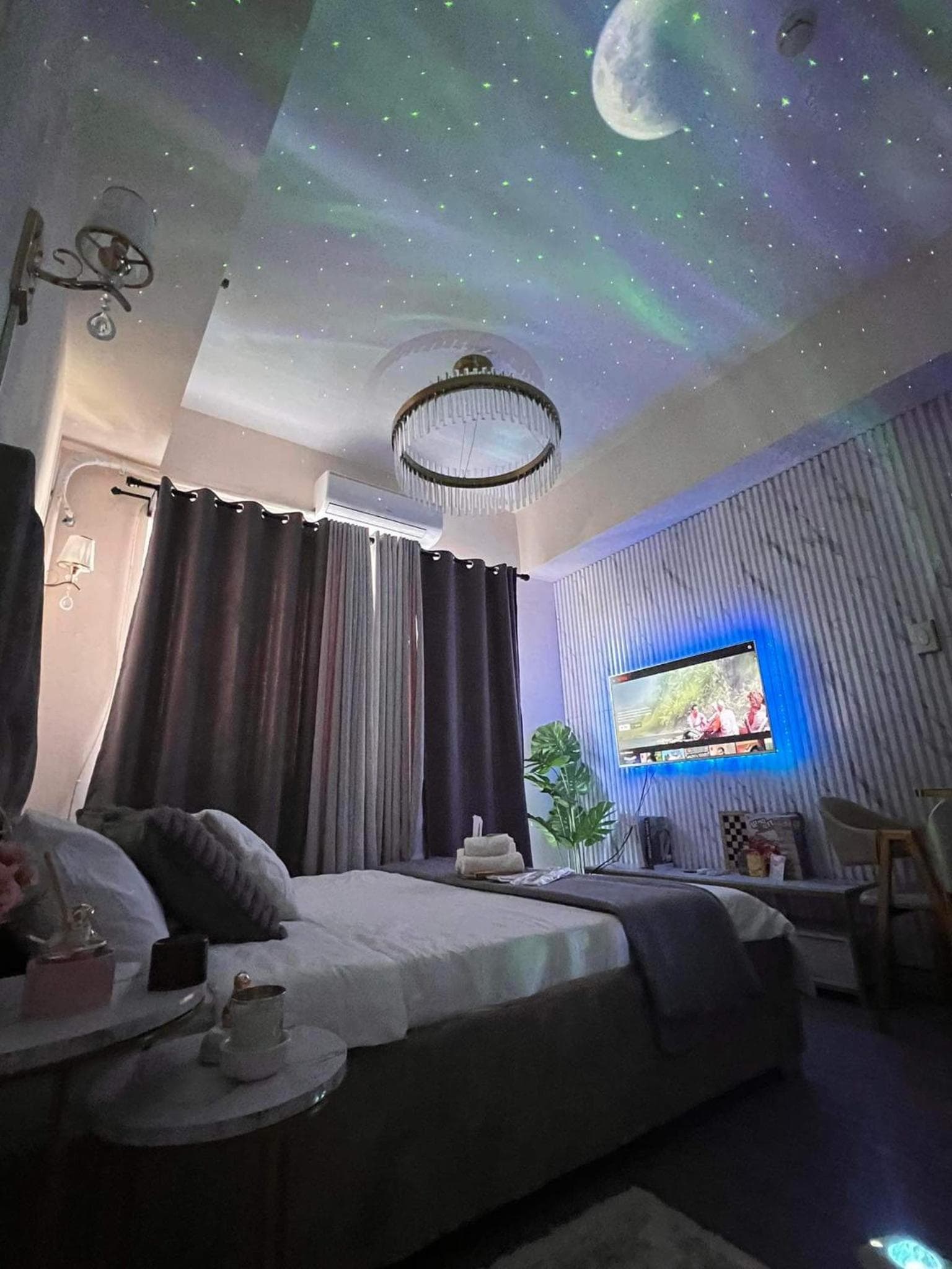 Hotel room at Grace Residences Elevate Escapes - near BGC airport