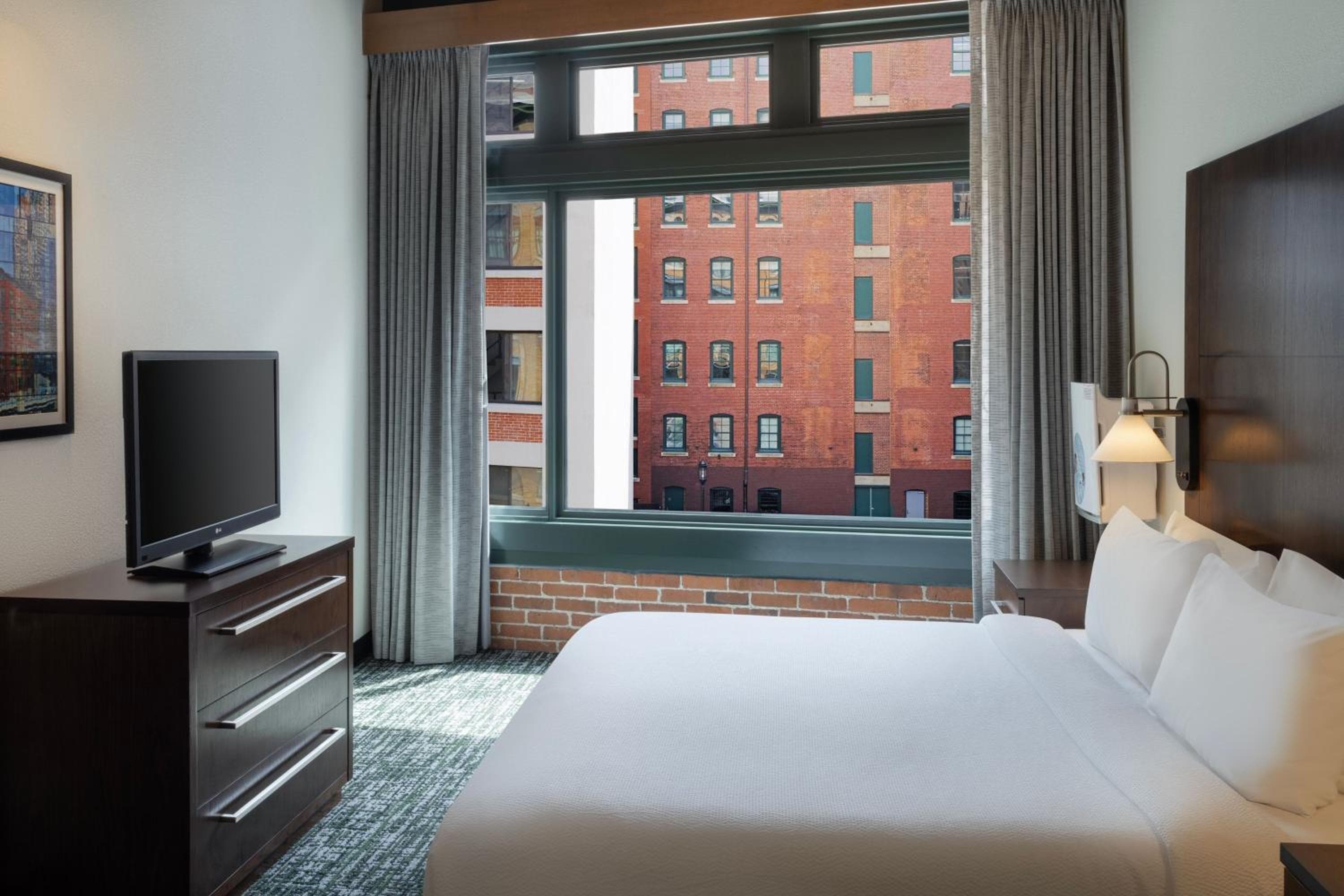 Residence Inn by Marriott Boston Downtown Seaport, Boston, photo 4