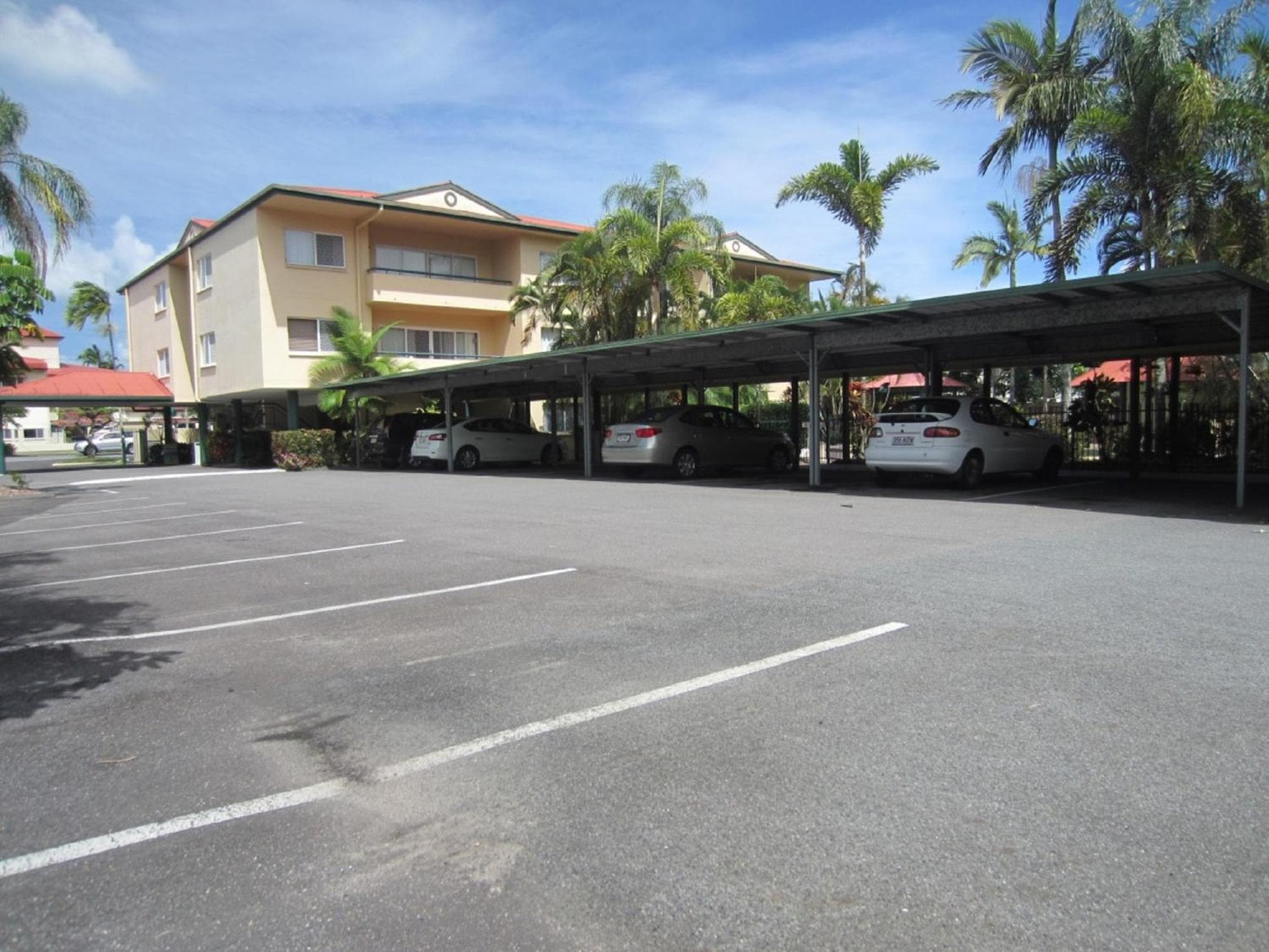 Tradewinds McLeod Holiday Apartments, Cairns, photo 4