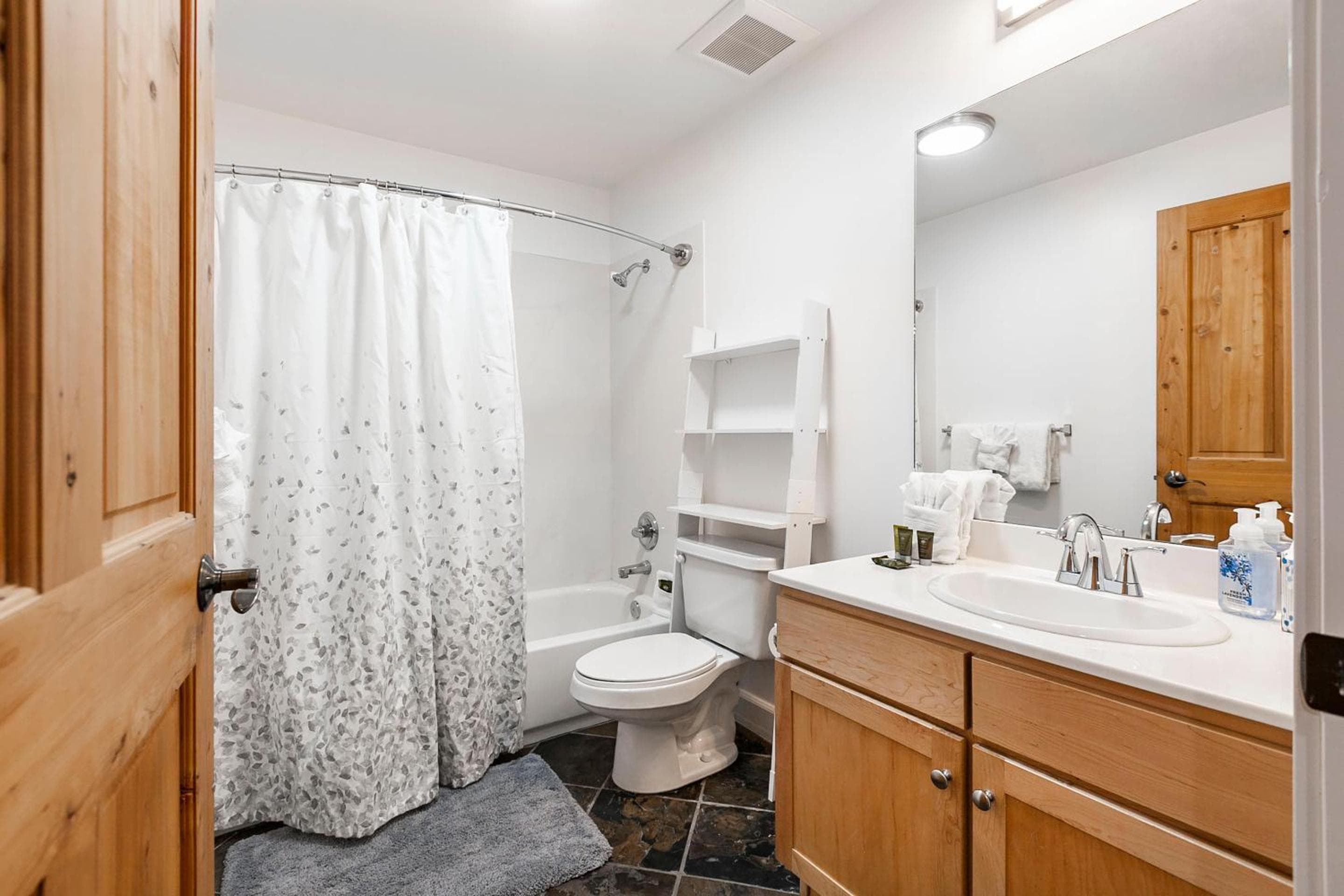 Crestview Condominiums by All Seasons Resort Lodging, Park City, photo 4