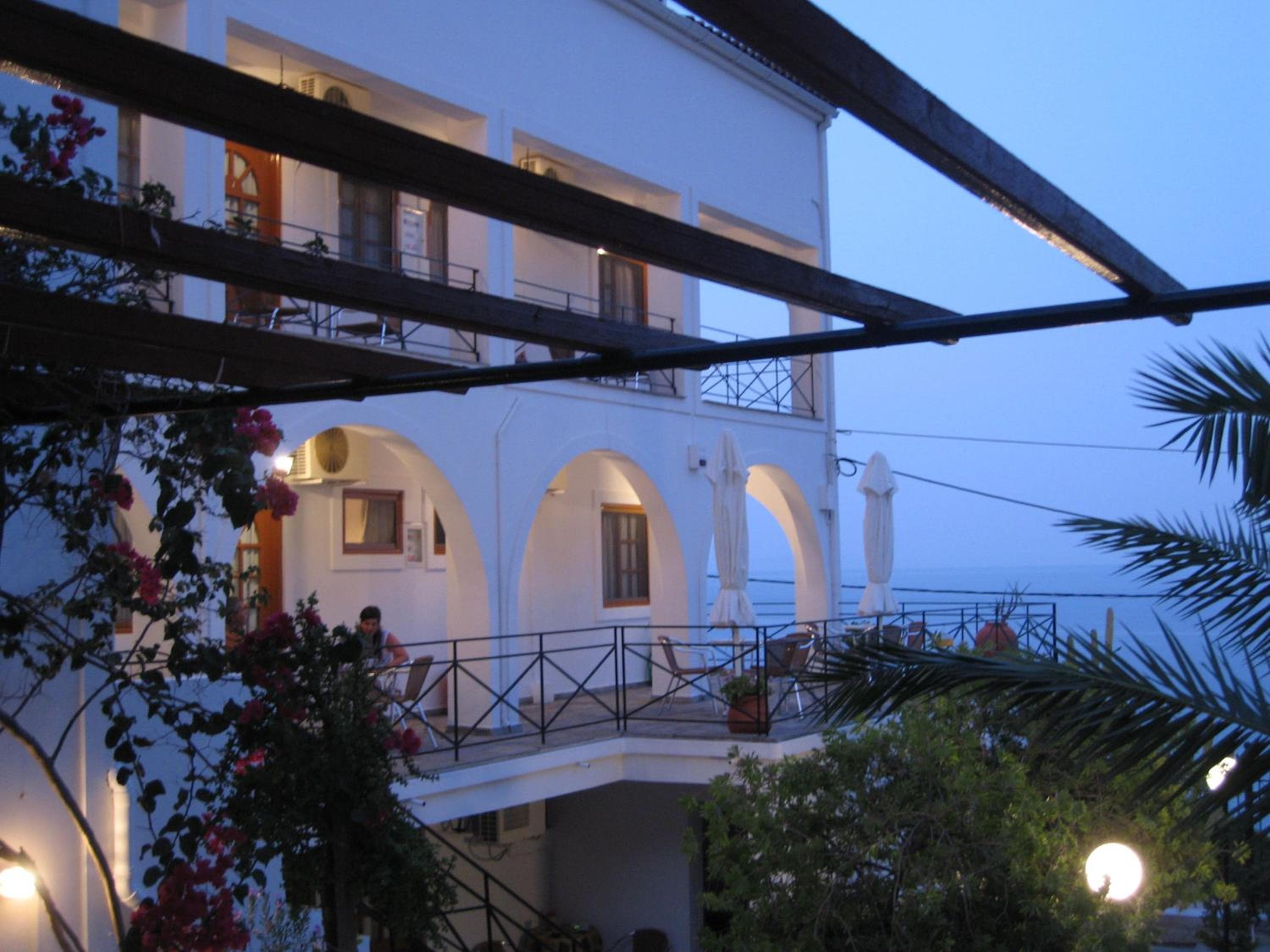 Travlos Studios, Póros Kefalonias