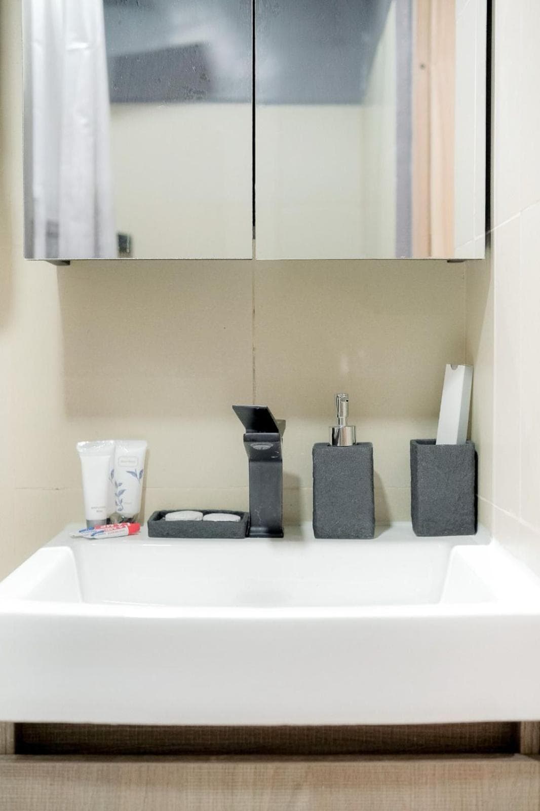 Shore 3 Mall of Asia - Sofian Suites, Manila, photo 3