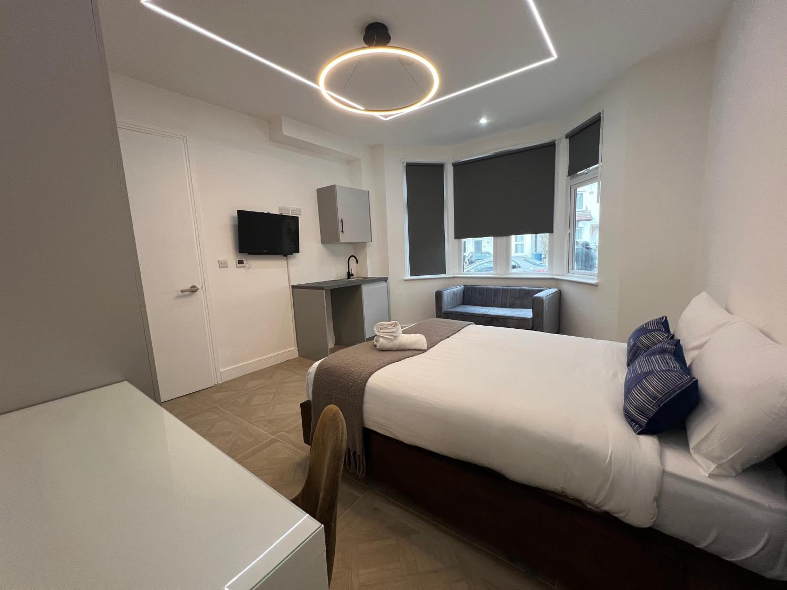 Luxurious London Studios, Harrow, photo 5