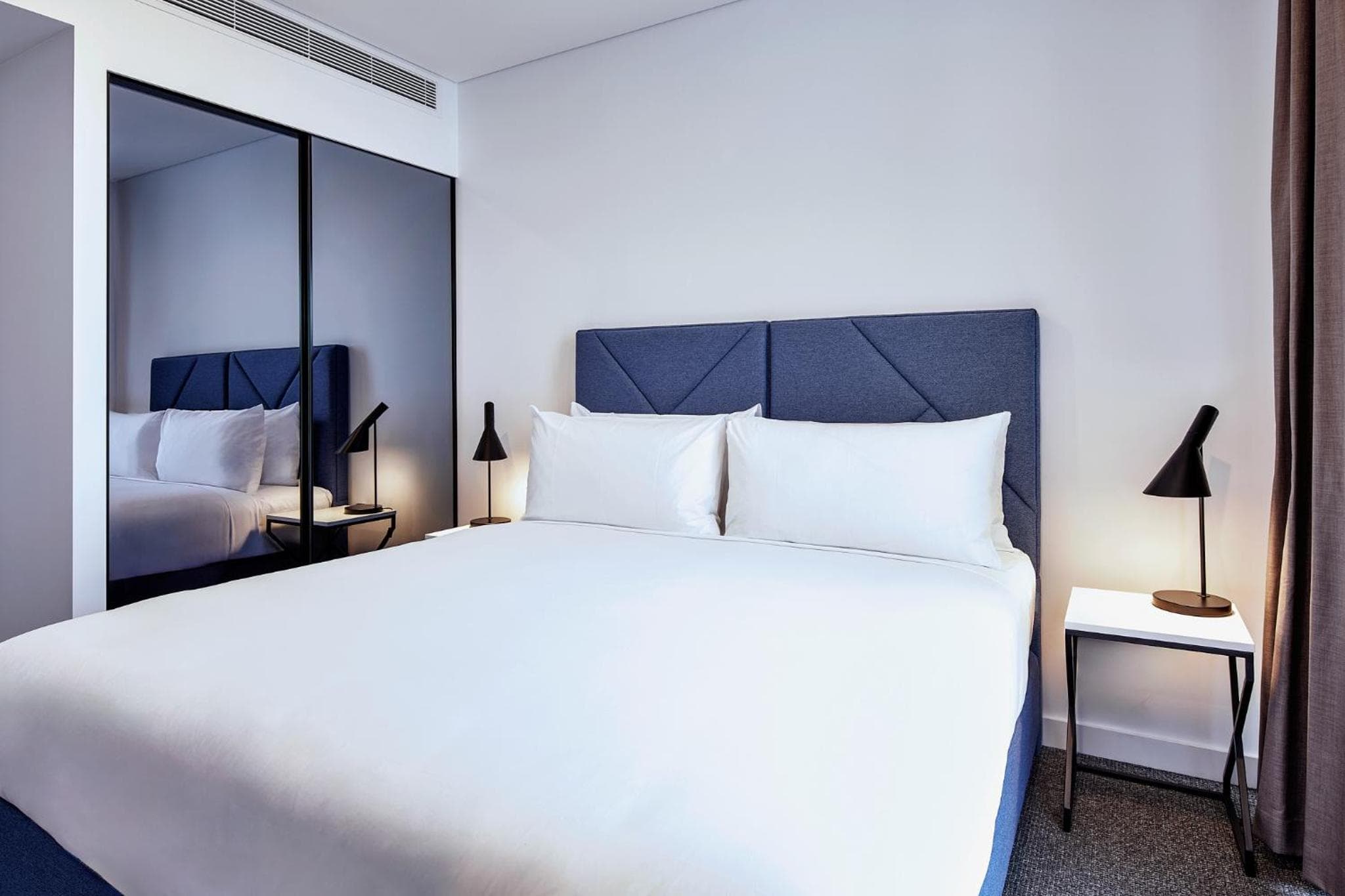 Meriton Suites Liverpool, Liverpool, photo 6