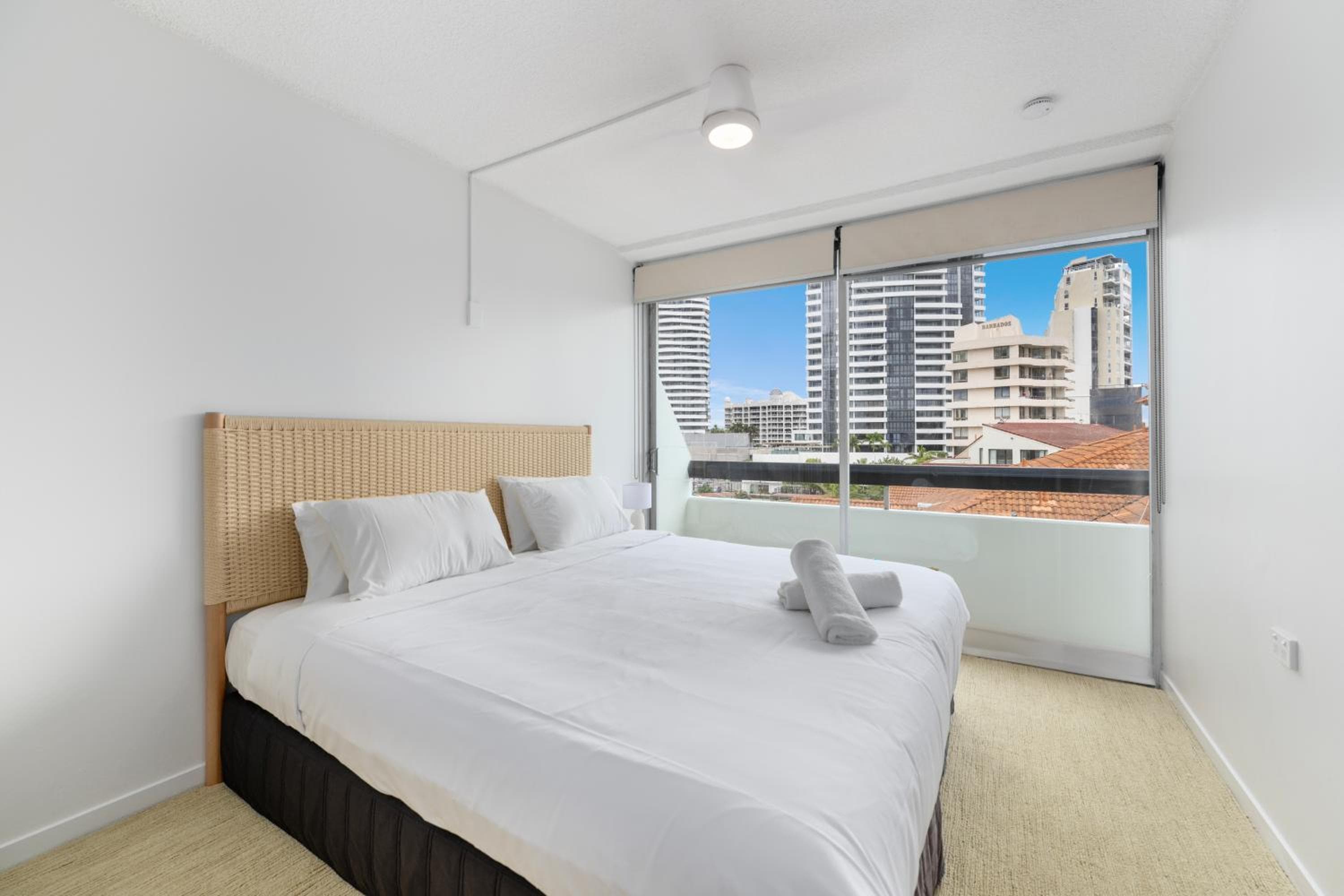 Hi Ho Beach Apartments on Broadbeach, Gold Coast, photo 6