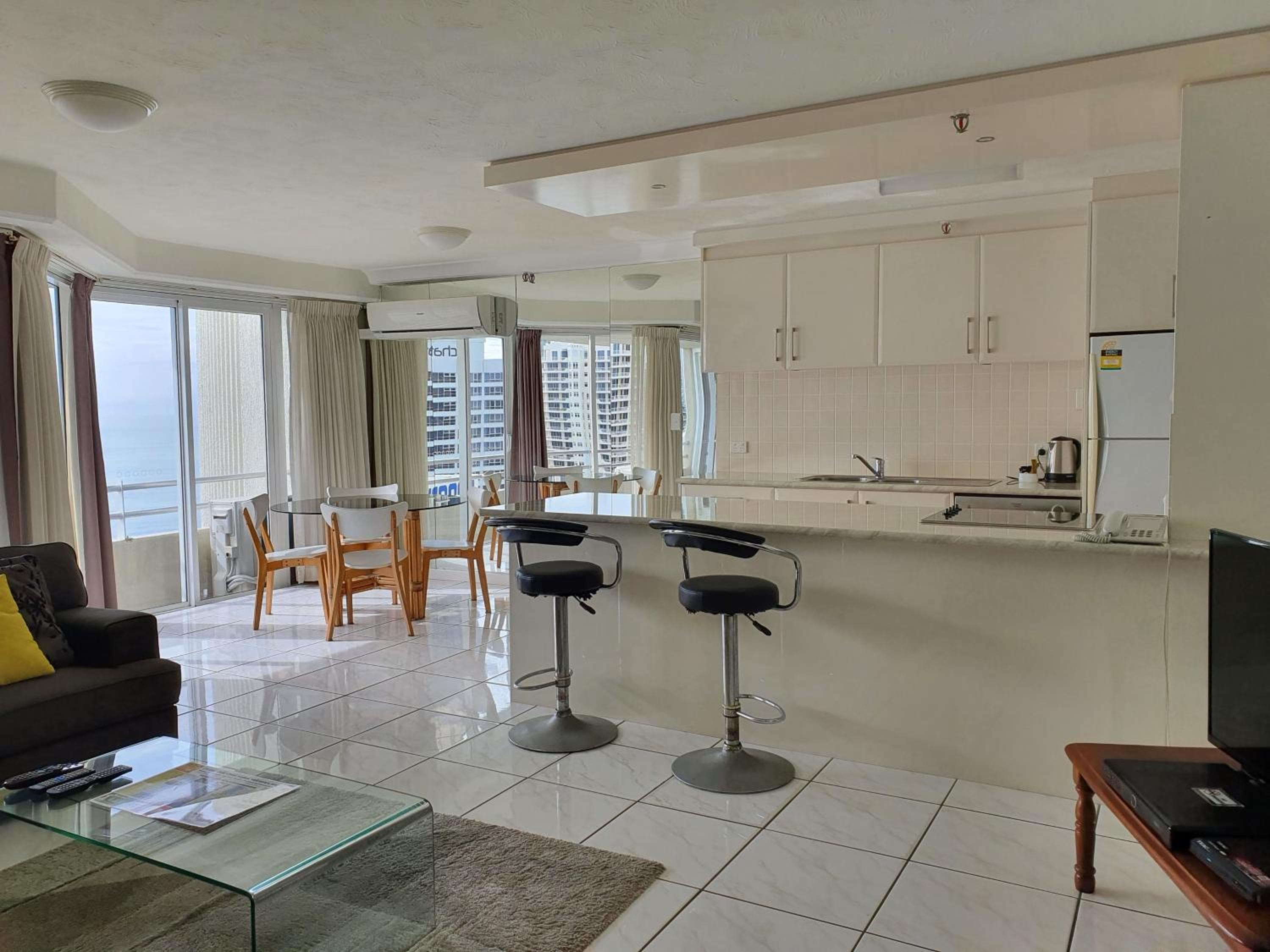 Zenith Ocean Front Apartments Gold Coast - Official Listing, Gold Coast, photo 3