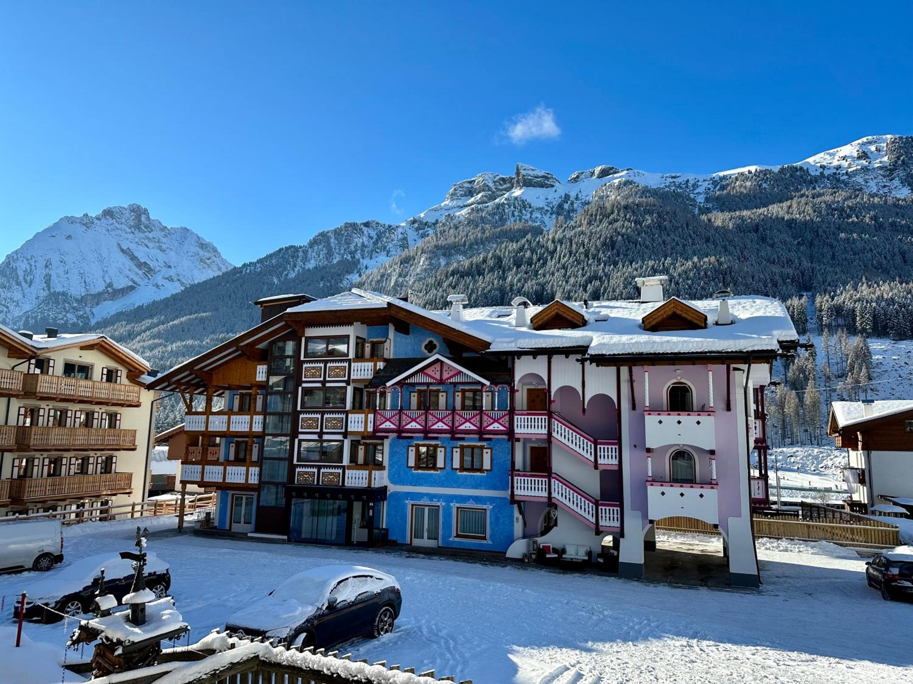 Dolomiti Luxury Mountain View BIKE FRIENDLY, Canazei