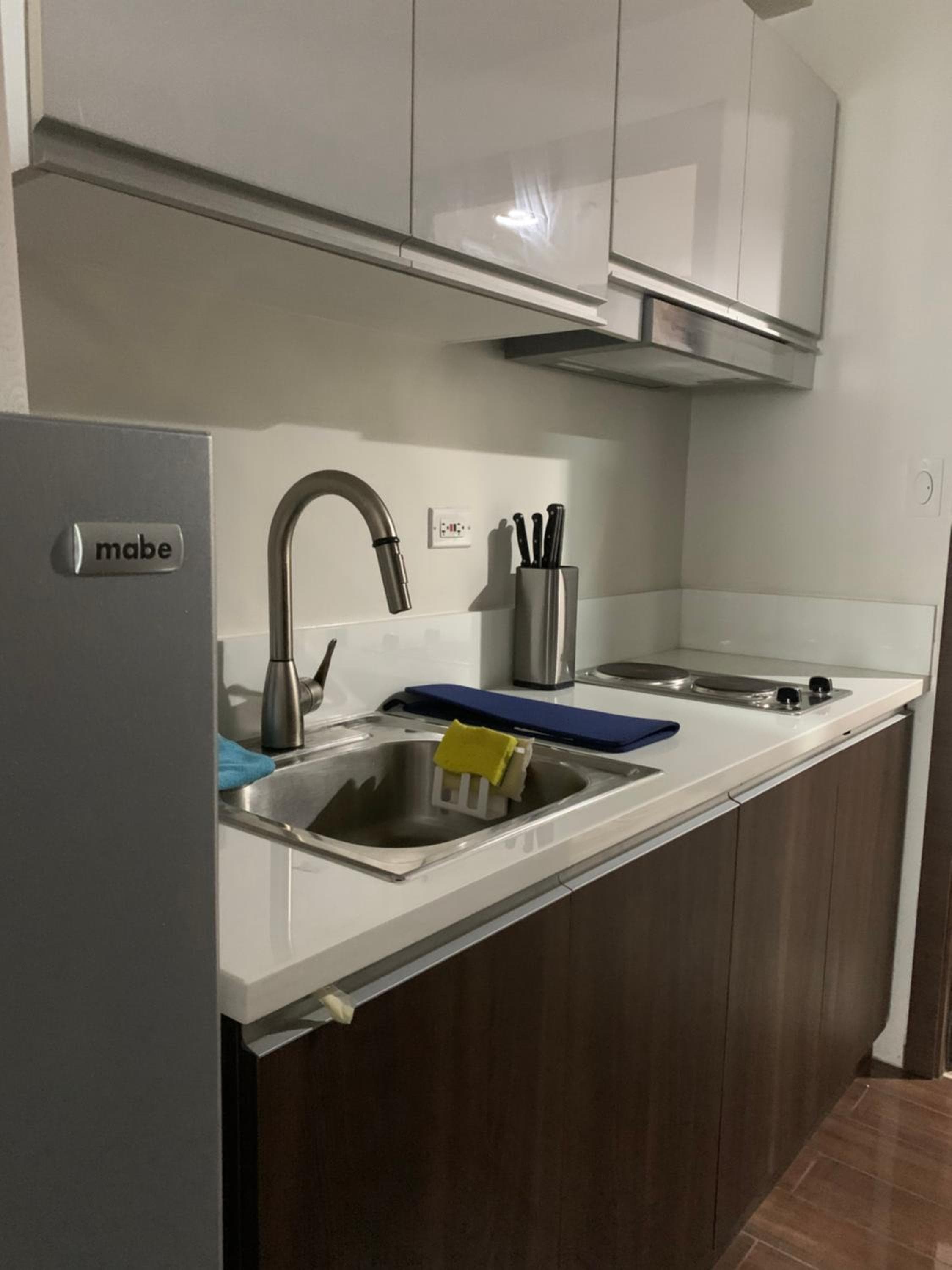 Air Residences Makati City Comfort and Budget Friendly PRIME location EASY Grab Ride to and From AIRPORT, Manila, photo 2