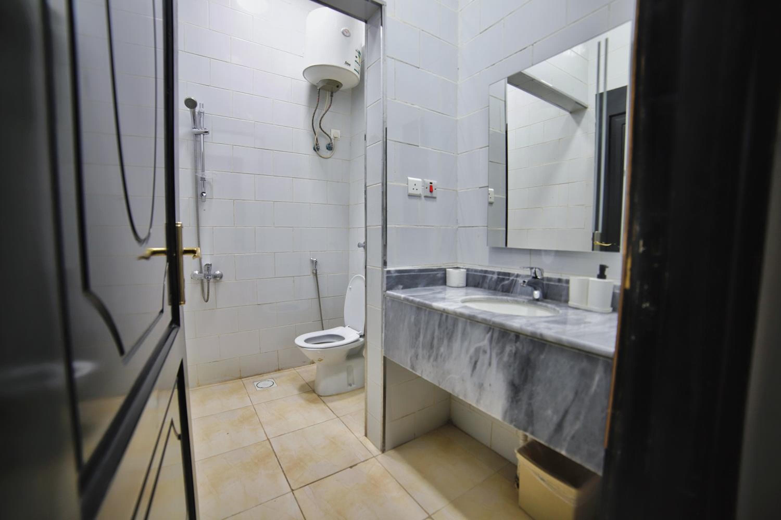 Modern Family Apartments 7 Mins Drive to Al Masjid Nabwi, Al Madinah, photo 2