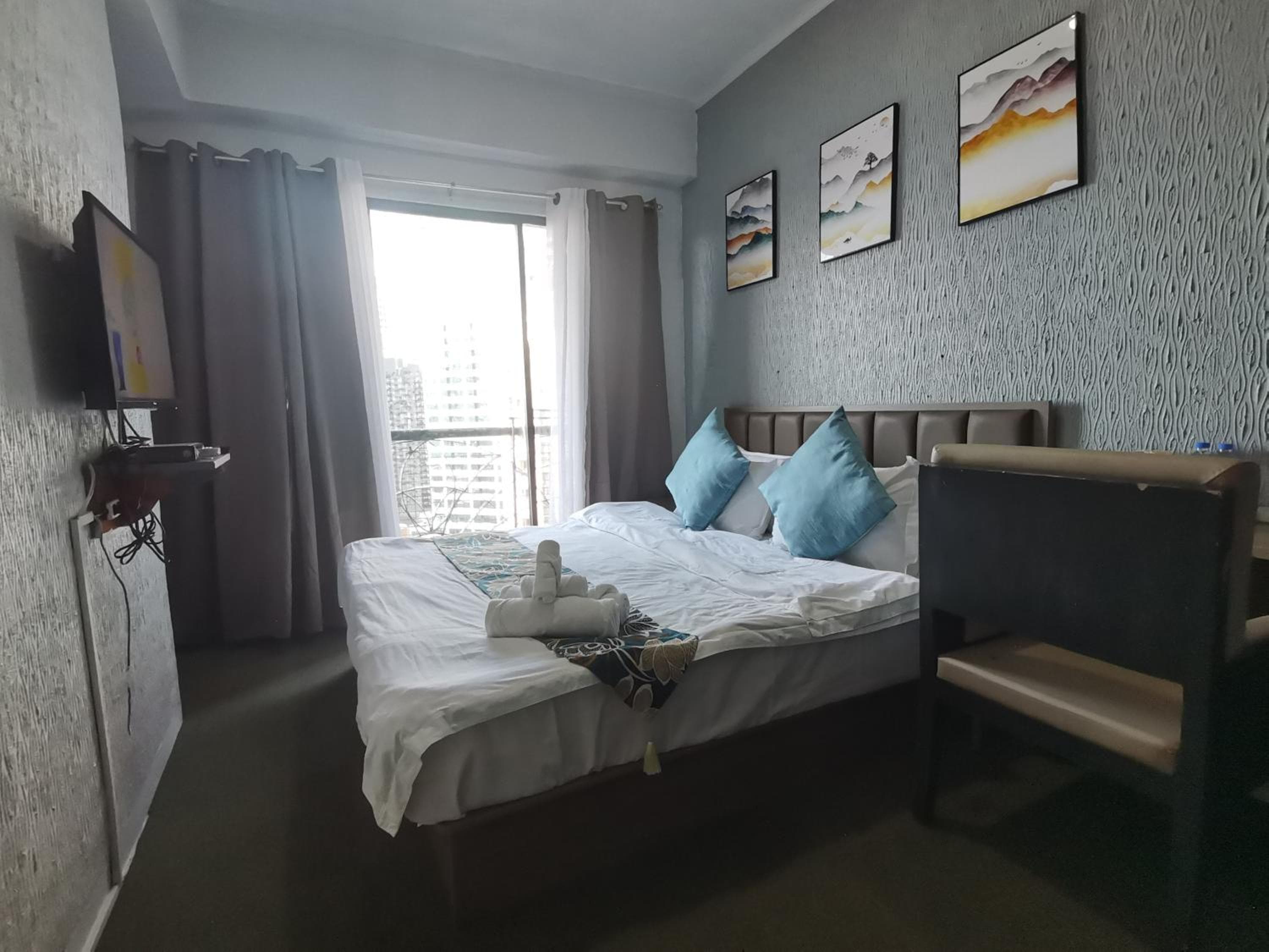 warm makati, Manila, photo 4