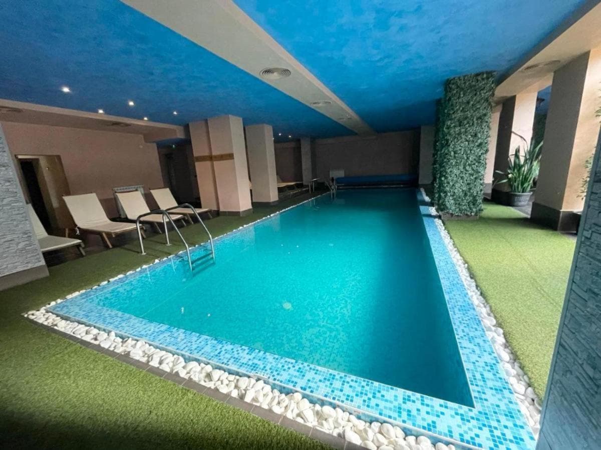 Charming comfortable apartment at Cornelia Deluxe Residence with free pool and SPA, Razlog, photo 2