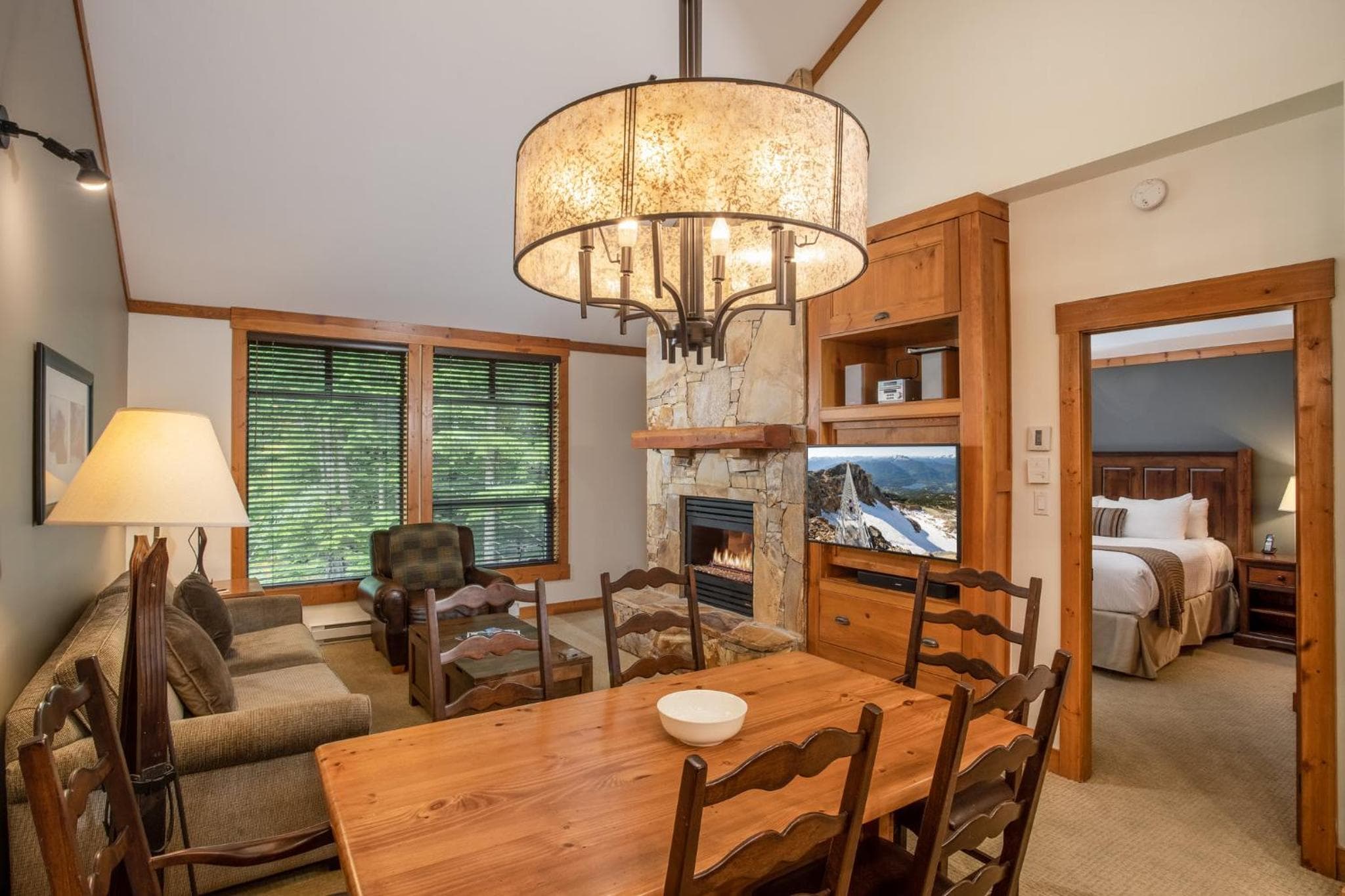 First Tracks Lodge, by Lodging Ovations, Whistler, photo 2