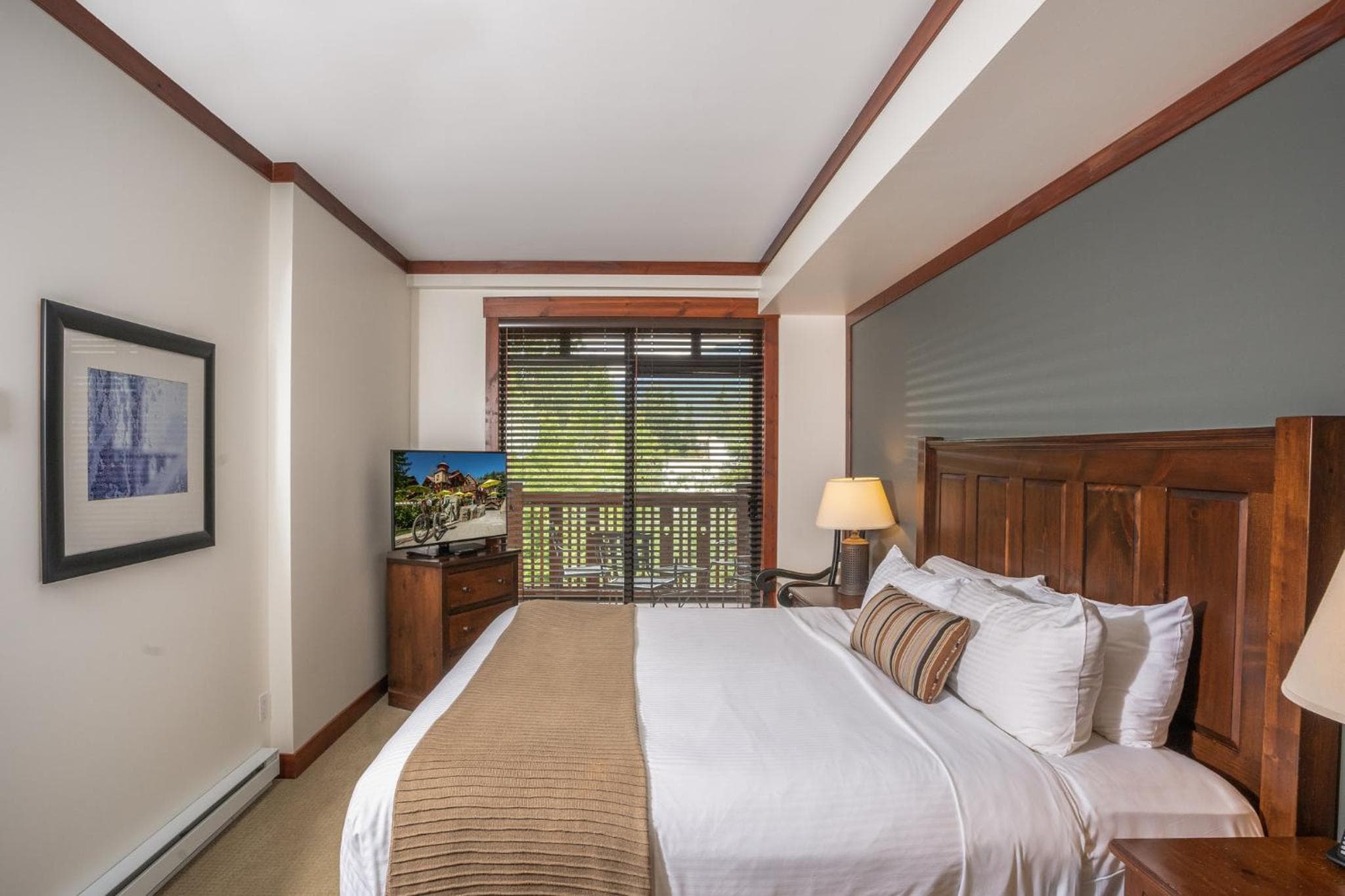 First Tracks Lodge, by Lodging Ovations, Whistler, photo 6