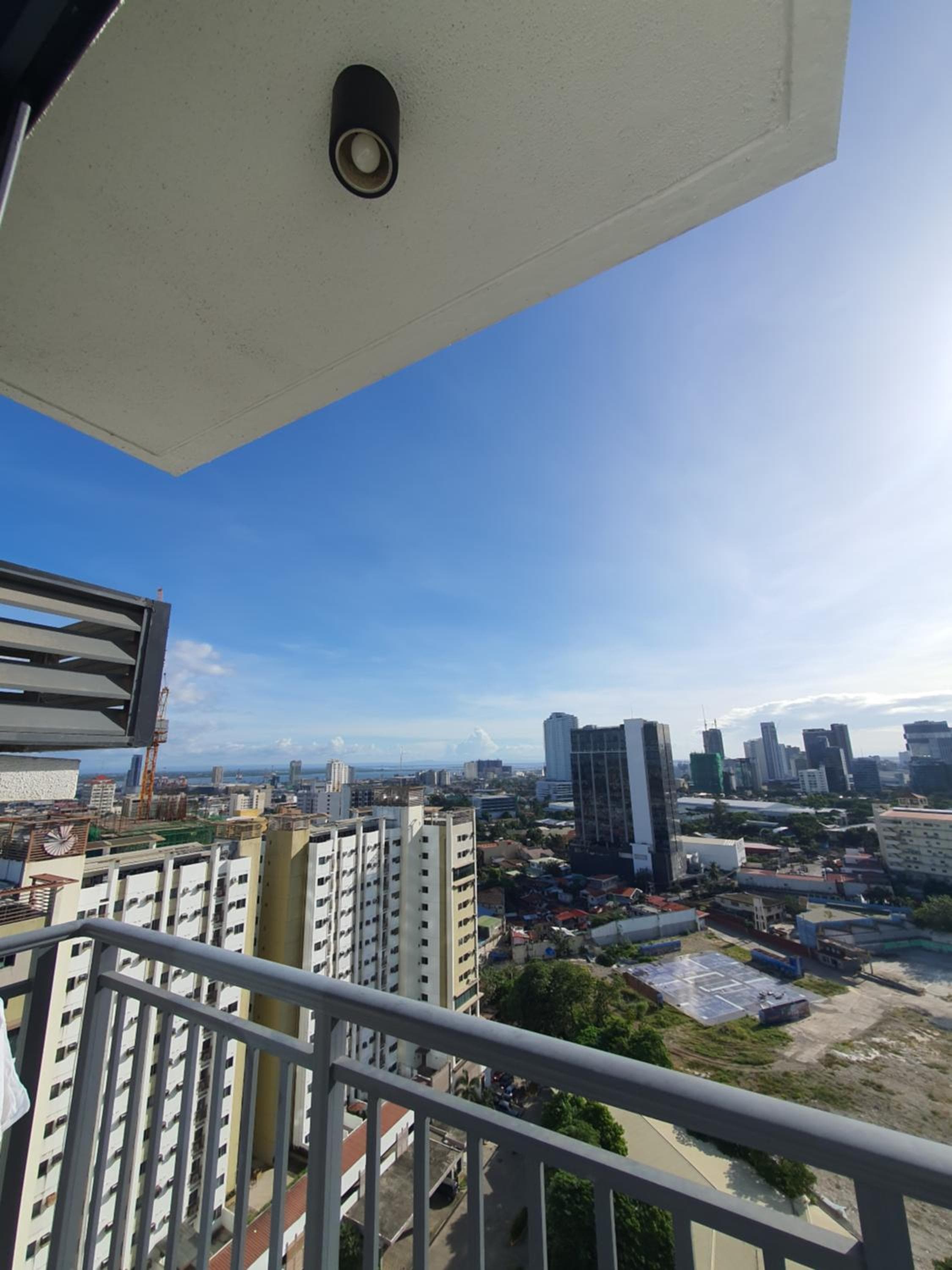 Arlowes at 20f Grand Residences Cebu, Cebu City
