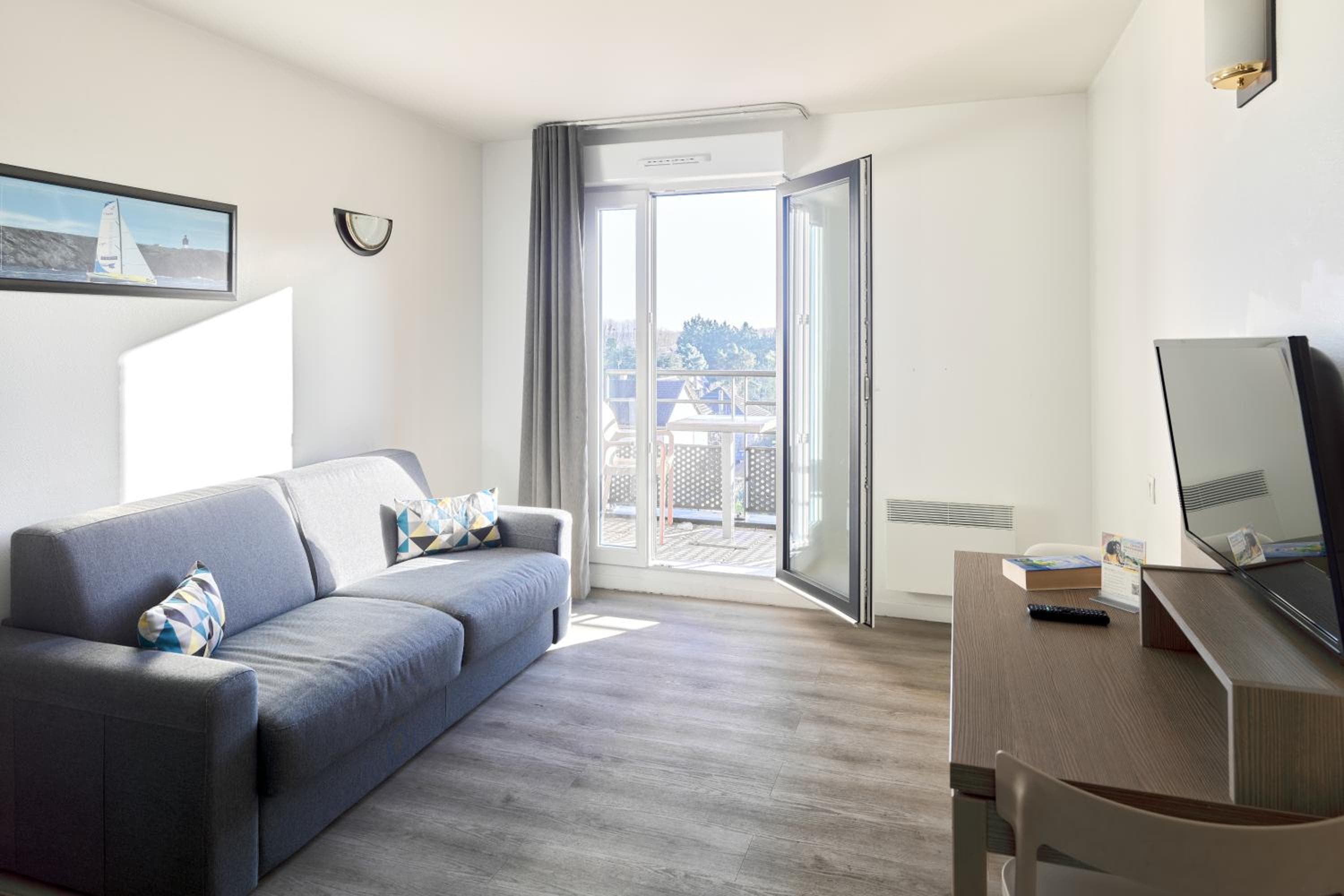 Comfort Aparthotel Versailles, St Cyr l'Ecole, Saint-Cyr-lʼÉcole, photo 6