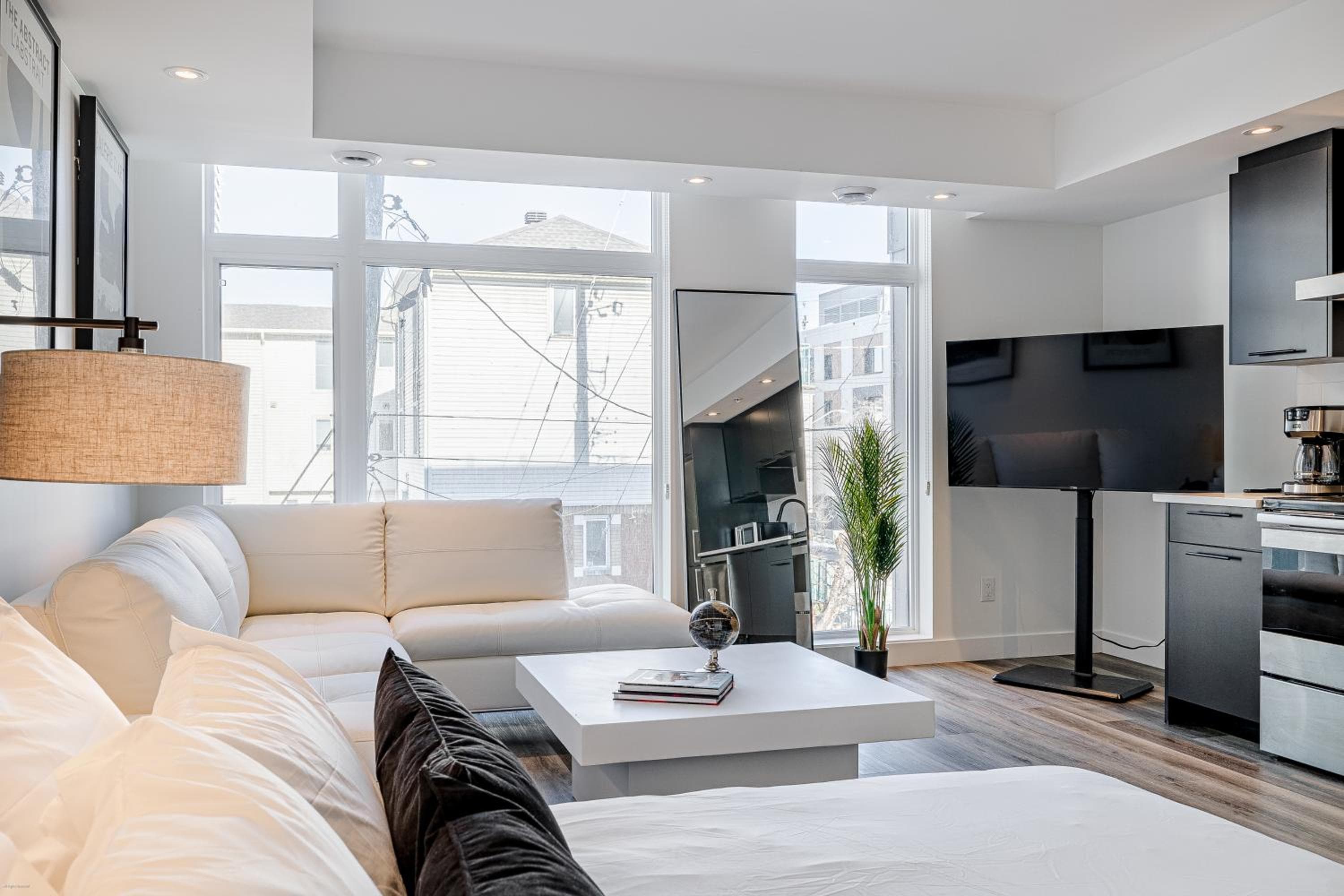 Westview Luxury Suites, Ottawa, photo 2