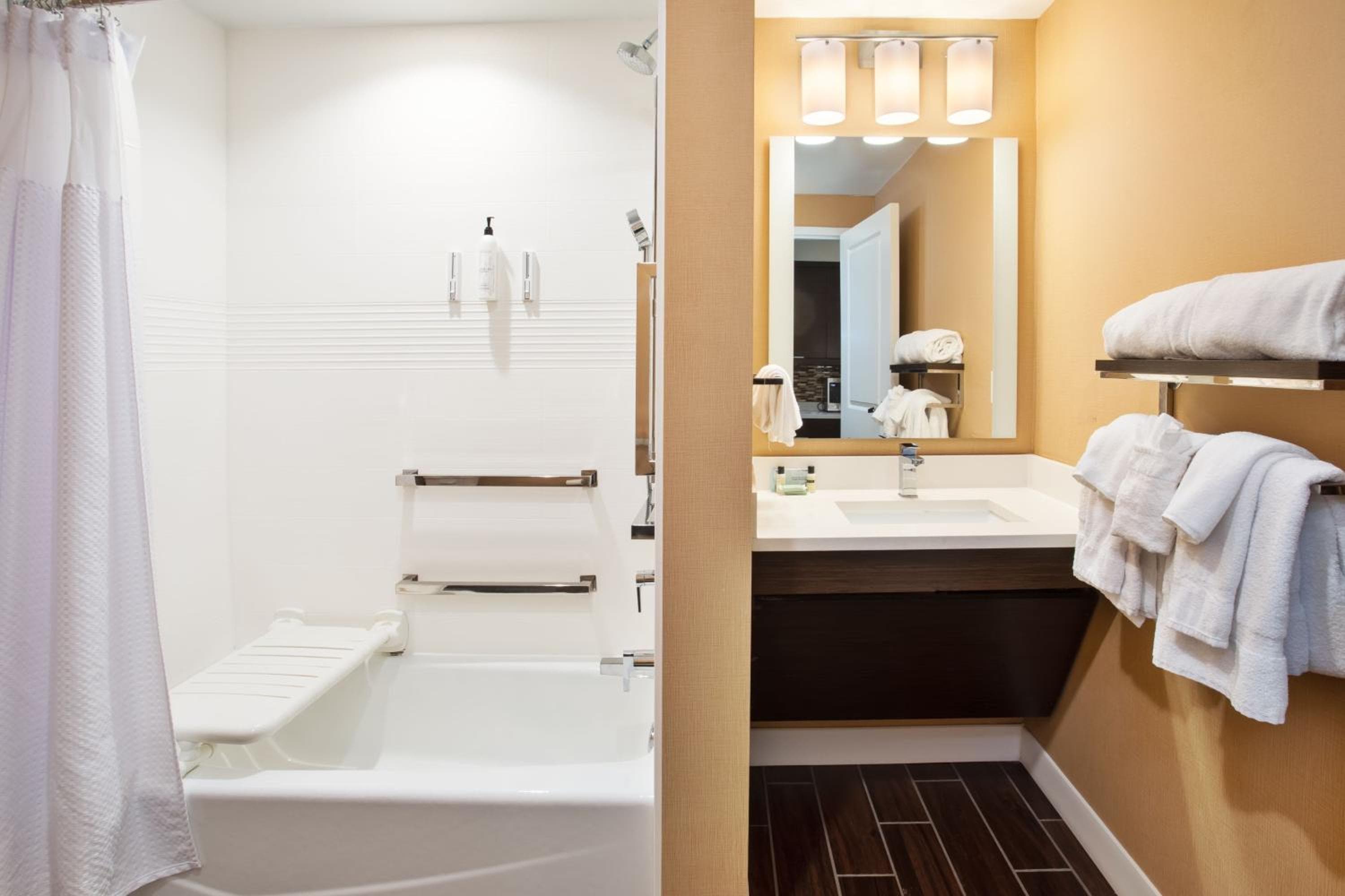 TownePlace Suites by Marriott Detroit Belleville, Belleville, photo 2
