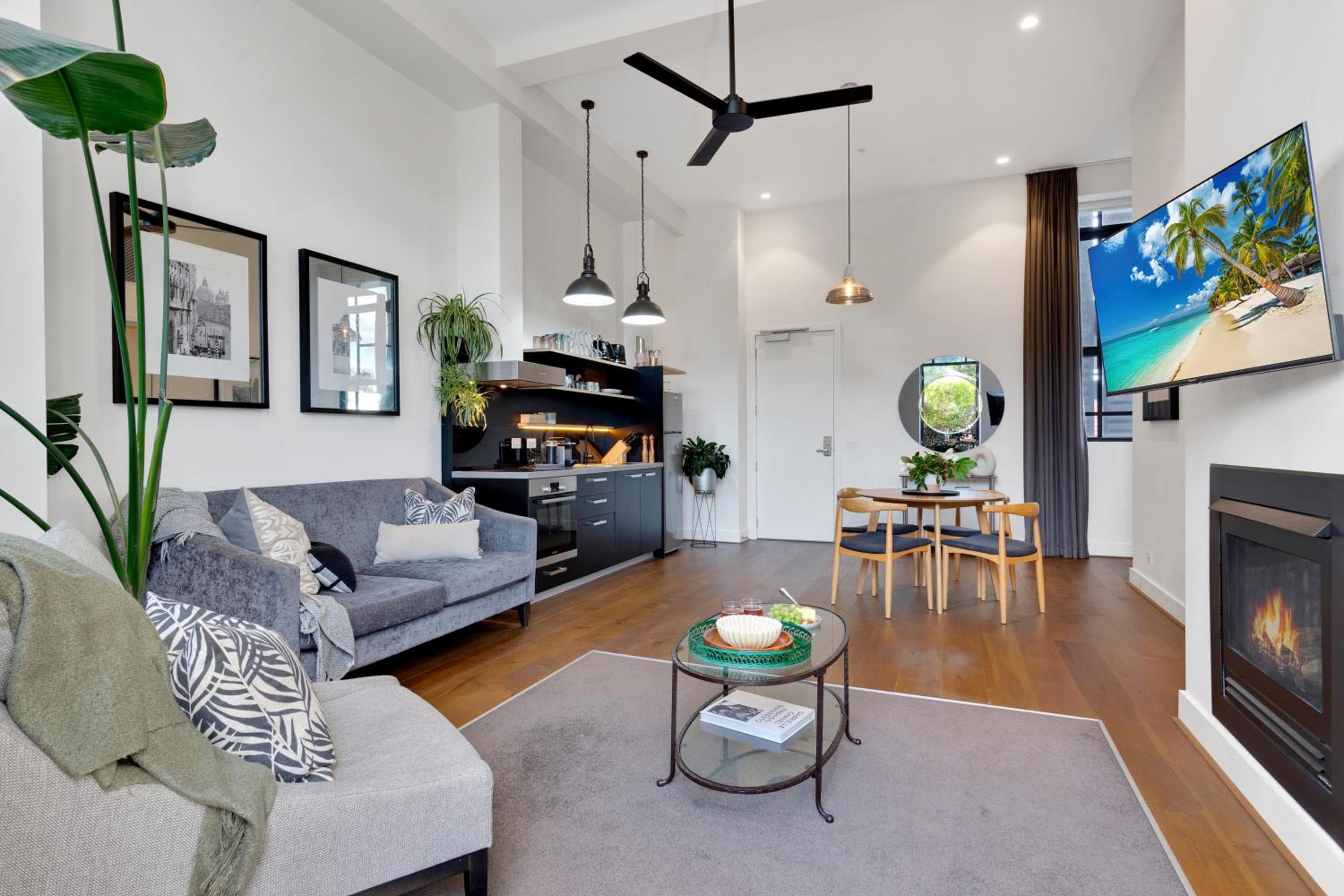 Apartment Geelong Heritage Luxury Ground Floor Courtyard, Geelong, photo 3