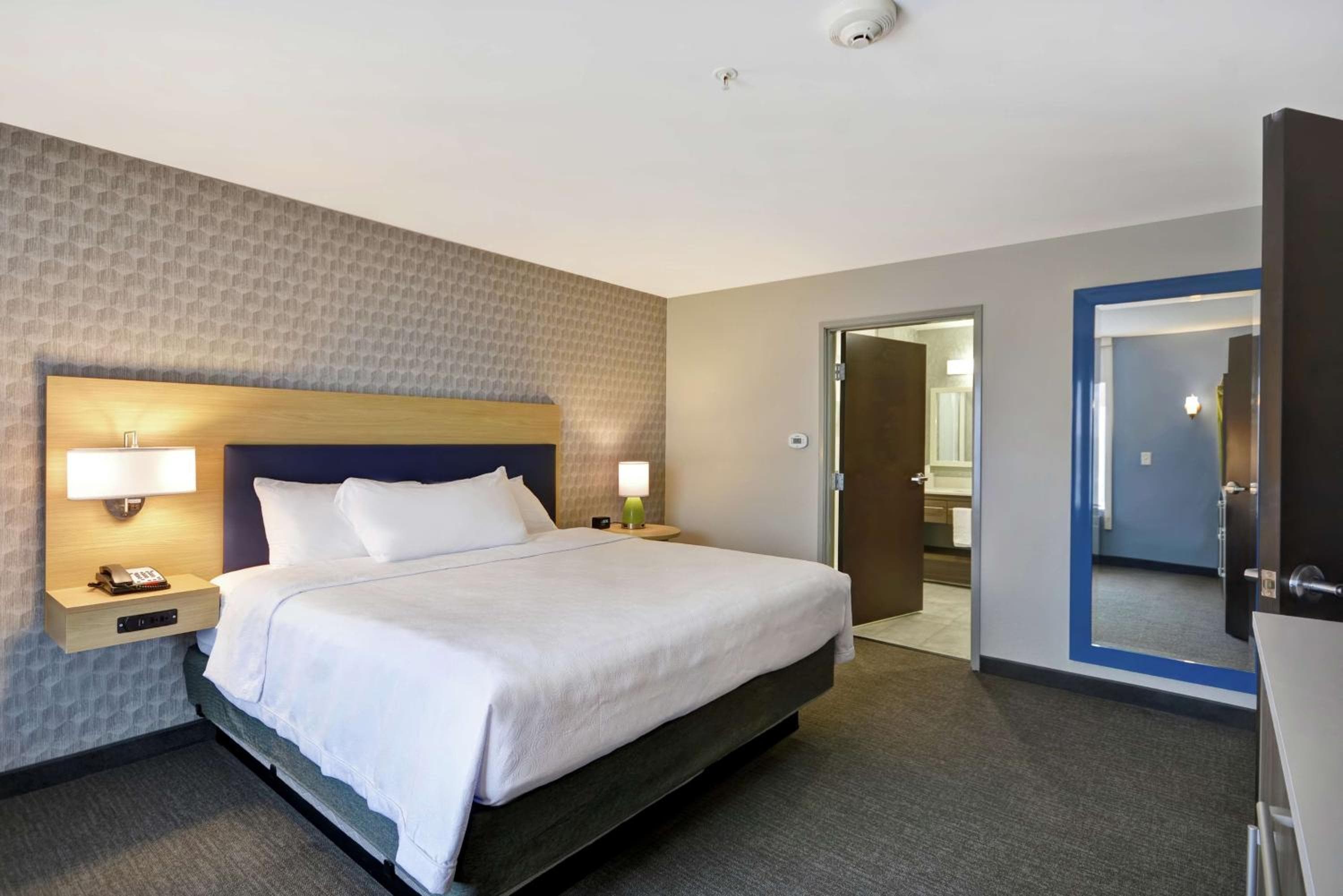 Home2 Suites By Hilton Grand Rapids North, Grand Rapids, photo 3