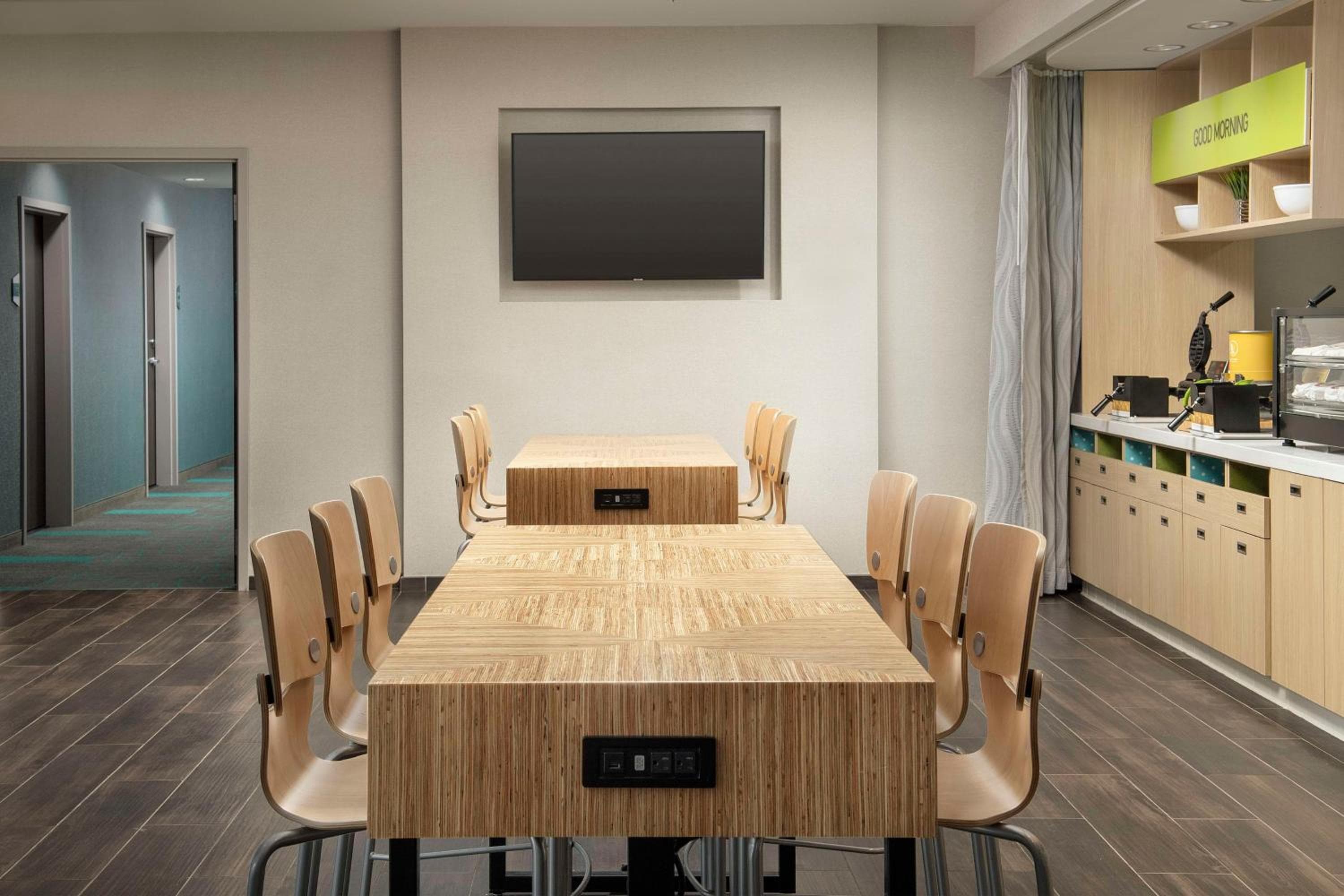 Home2 Suites By Hilton Clovis Fresno Airport, Clovis, photo 4