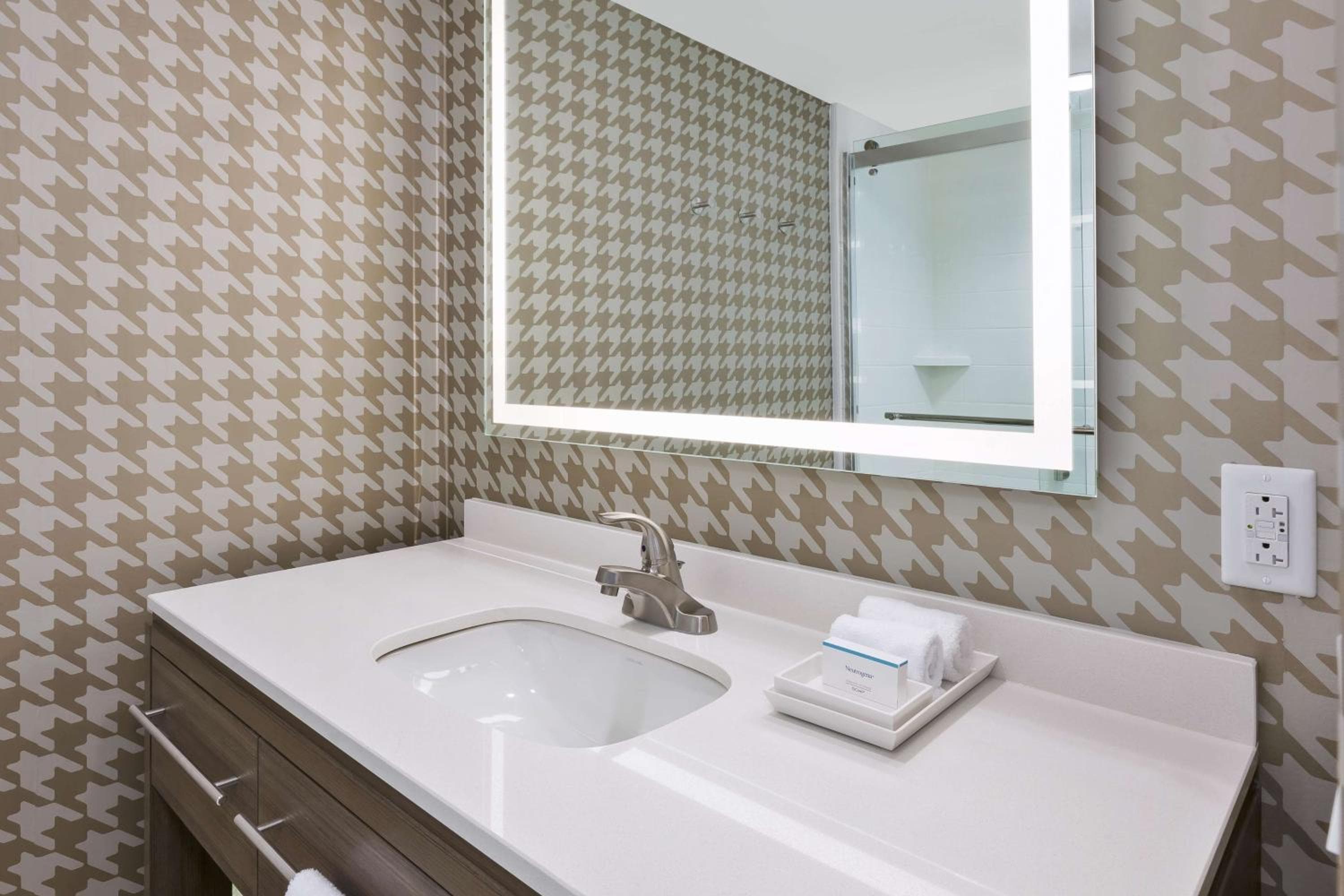 Home2 Suites Wilmington, Wilmington, photo 2