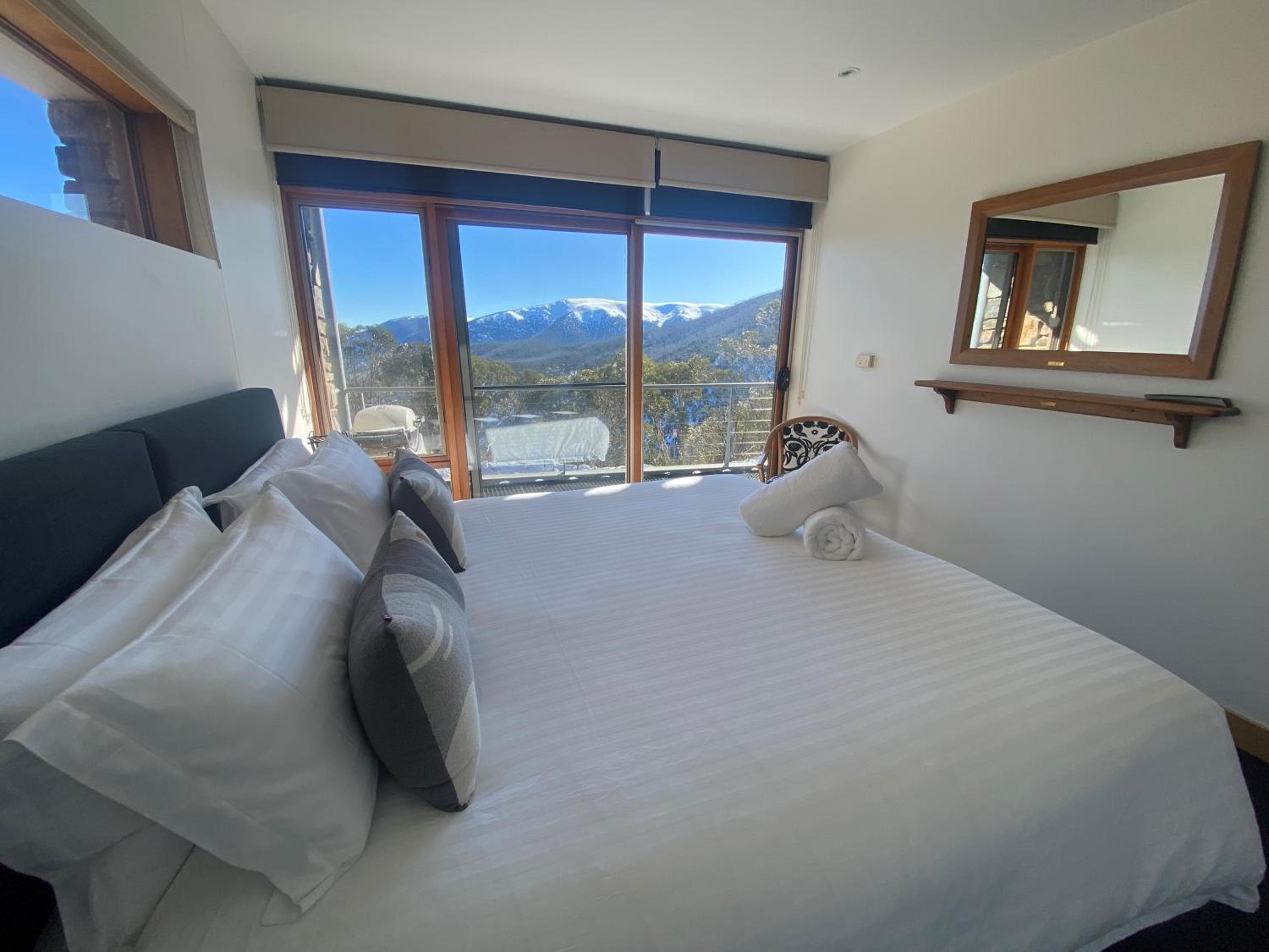 Alpine Woodsmoke Apartments, Falls Creek, photo 5