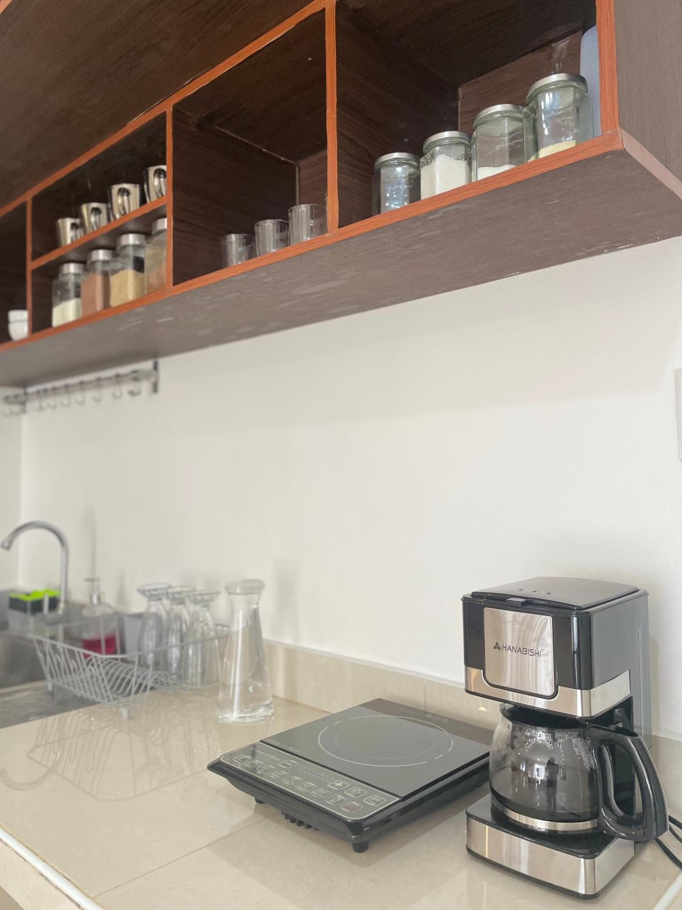 Affordable Travellers Studio Condo near Mactan Airport by A&C, Pusok, photo 3