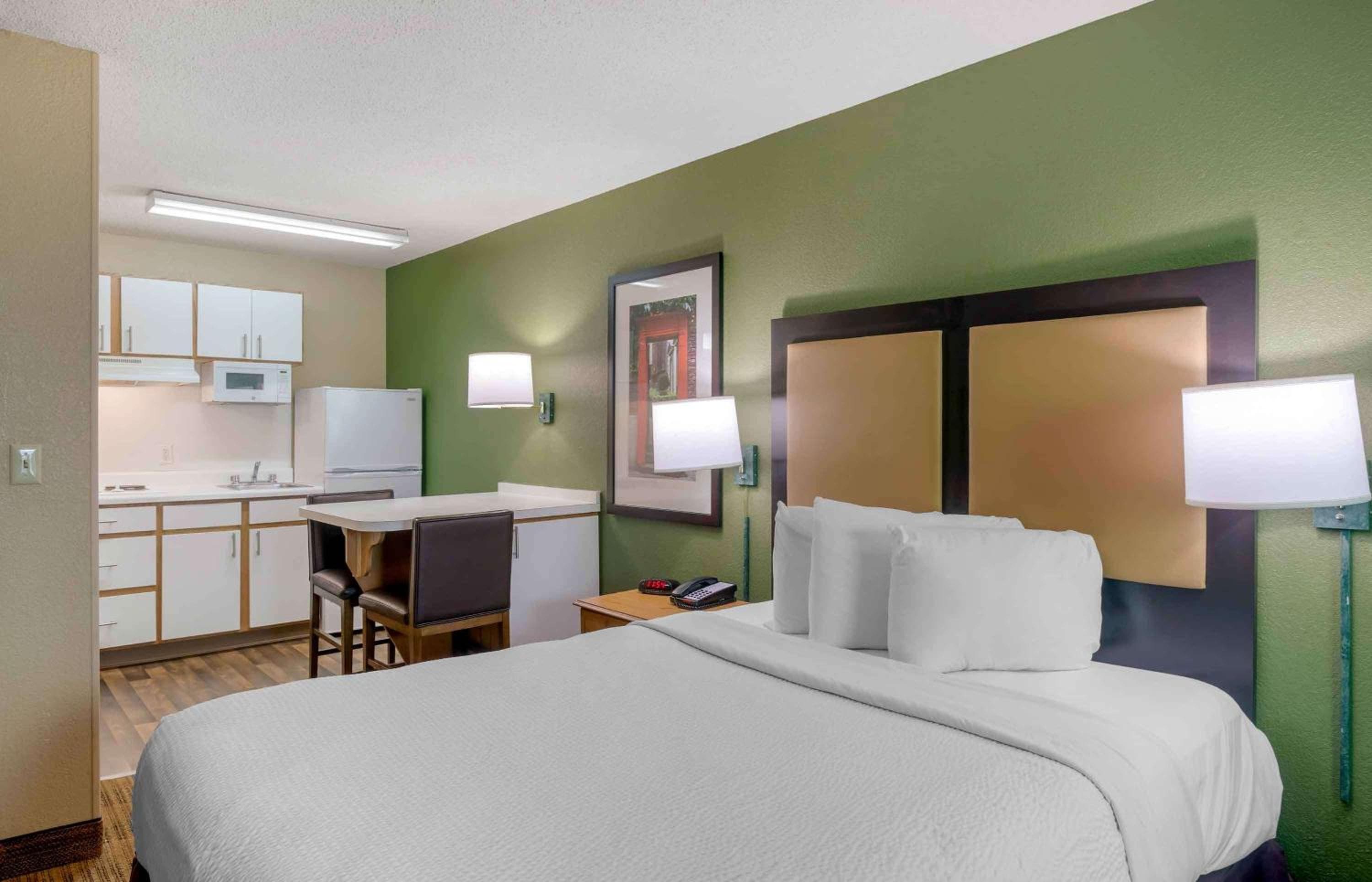 Hawthorn Extended Stay by Wyndham DFW Airport North, Irving, photo 2