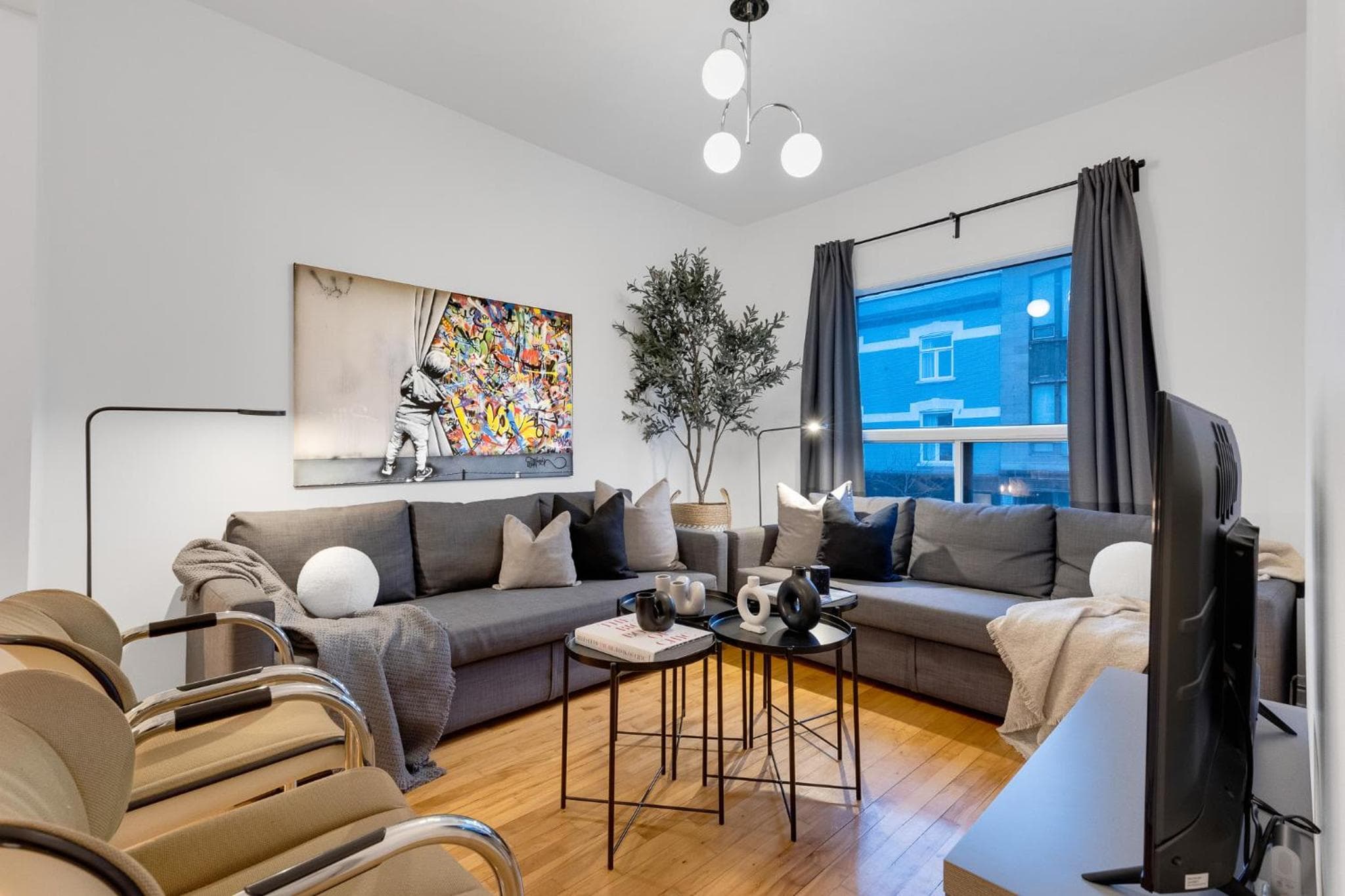 LiV MTL Avenue Spacious 3BR Rooftop Suite Near Downtown Montreal, Montréal
