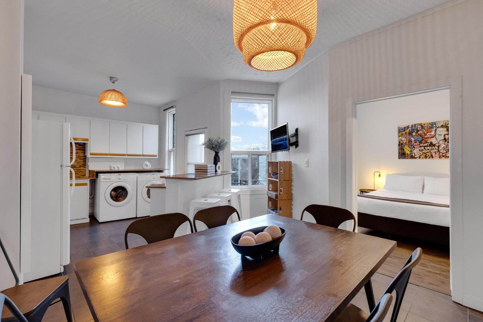 LiV MTL Avenue Spacious 3BR Rooftop Suite Near Downtown Montreal, Montréal, photo 2
