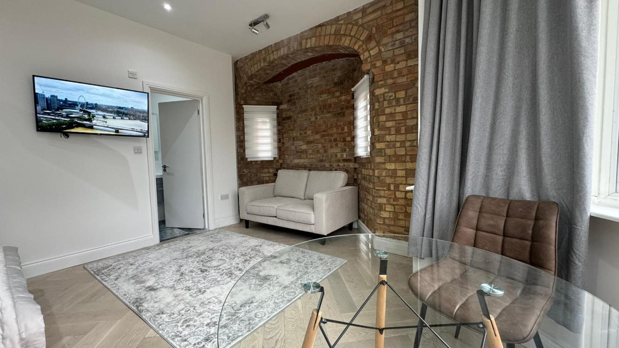 London Studios and Suites, Harrow, photo 3