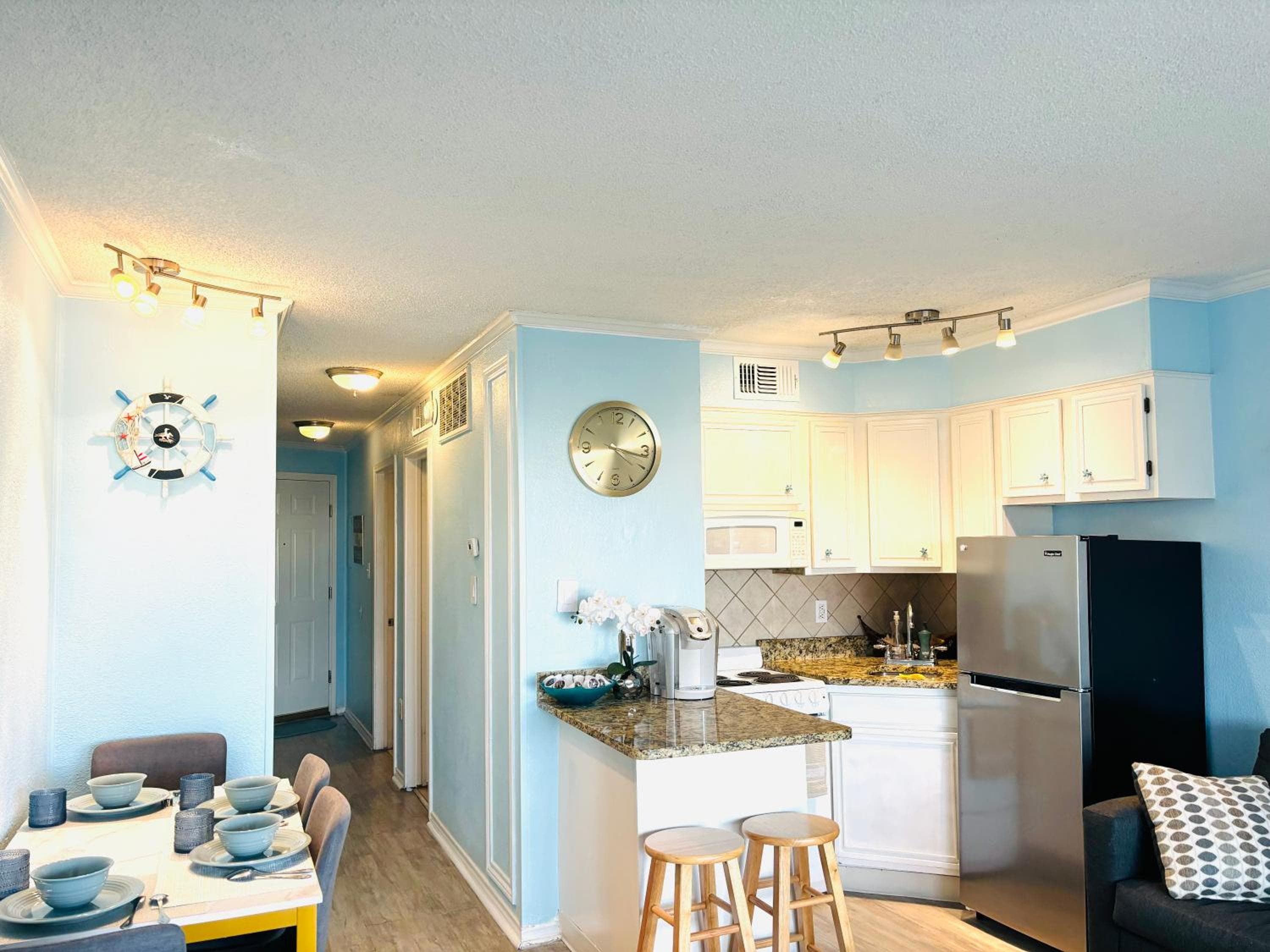 Beautiful newly renovated beachfront condo at Casa Del Mars, Galveston, photo 5