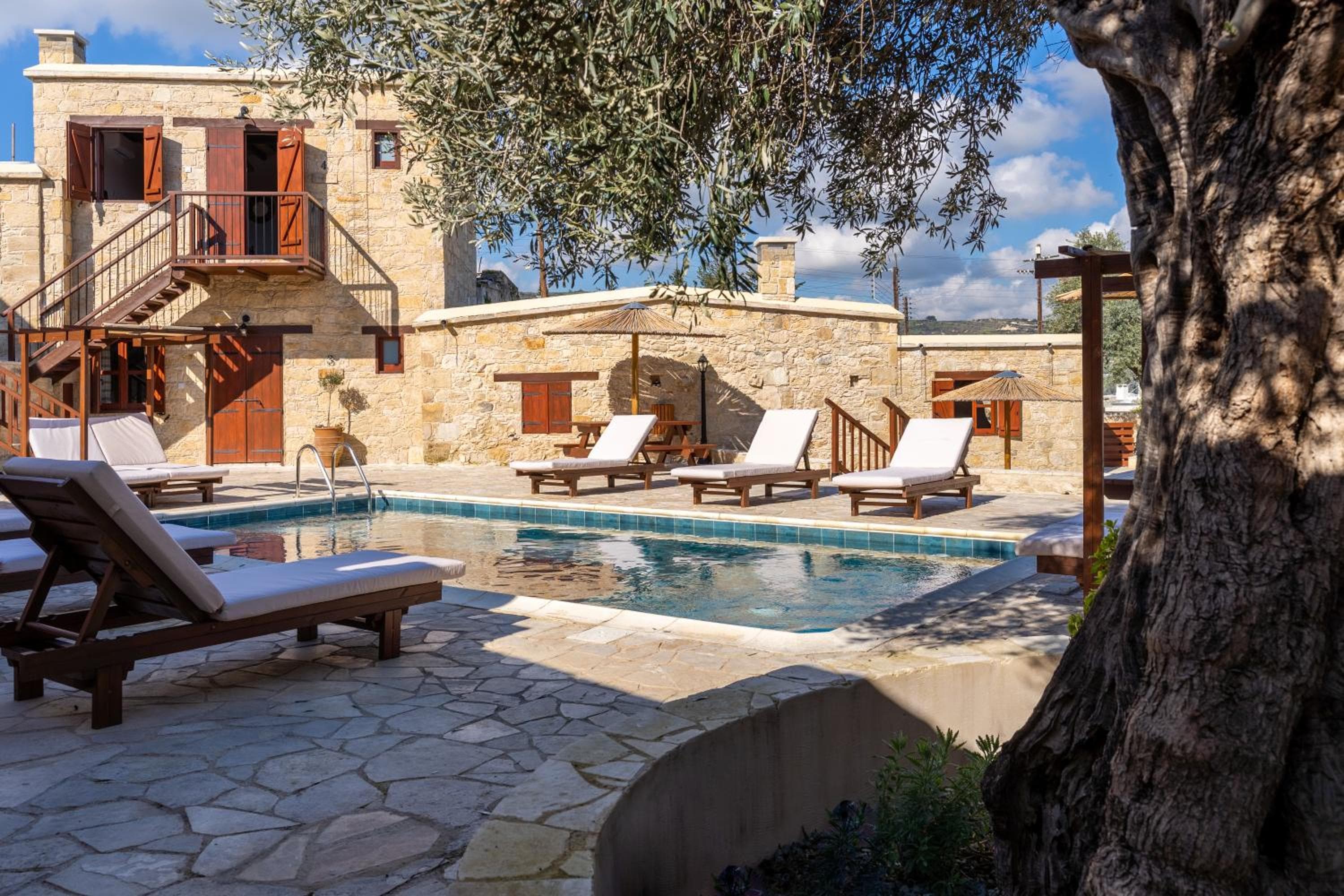 Stone Court Boutique Studios, Paphos City, photo 3