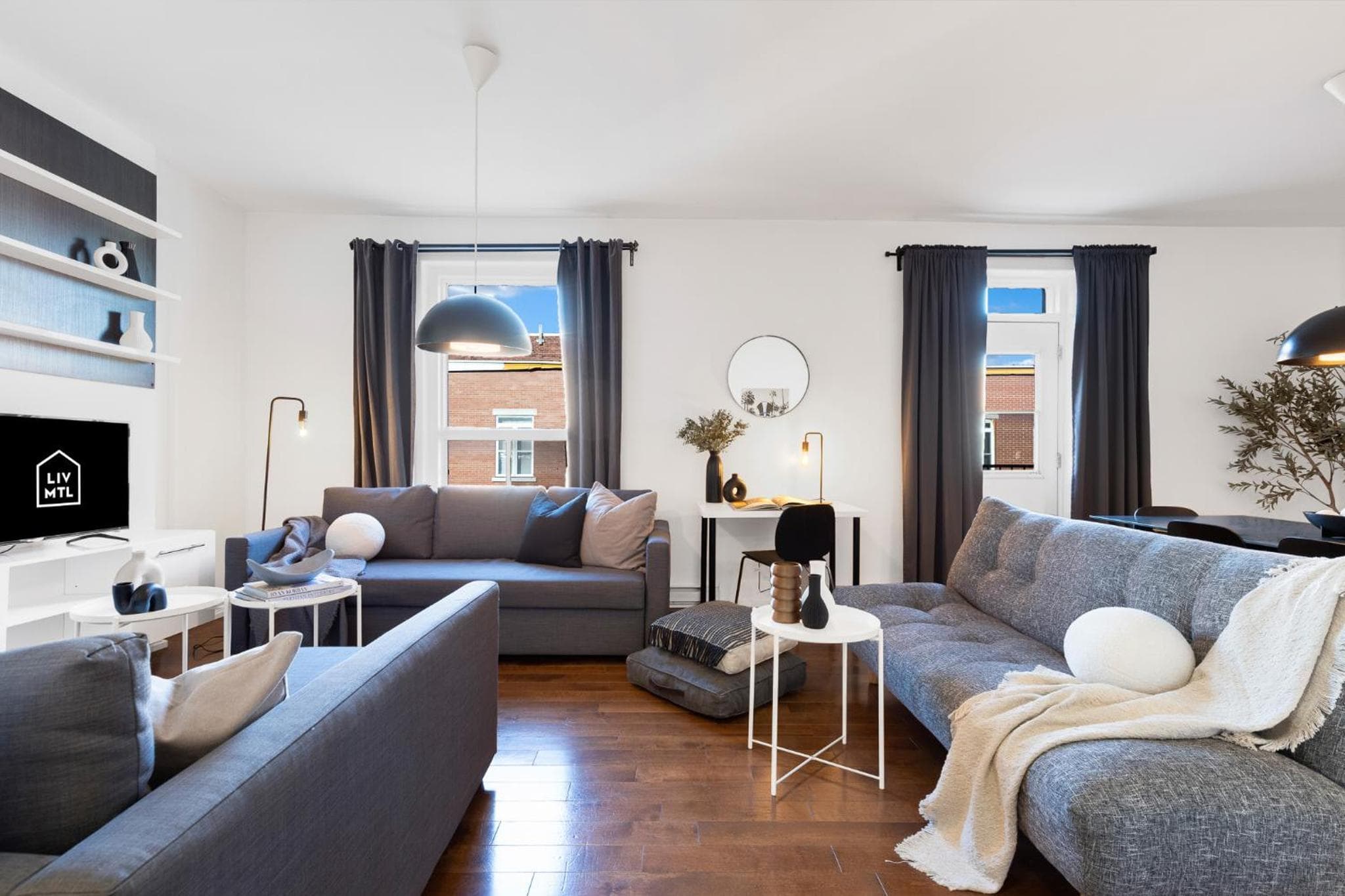 LiV MTL Chic Spacious 4BR Rooftop Suite Near Downtown Montreal, Montréal