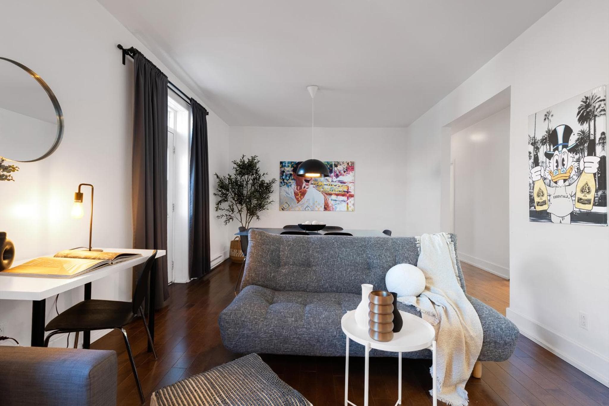 LiV MTL Chic Spacious 4BR Rooftop Suite Near Downtown Montreal, Montréal, photo 4