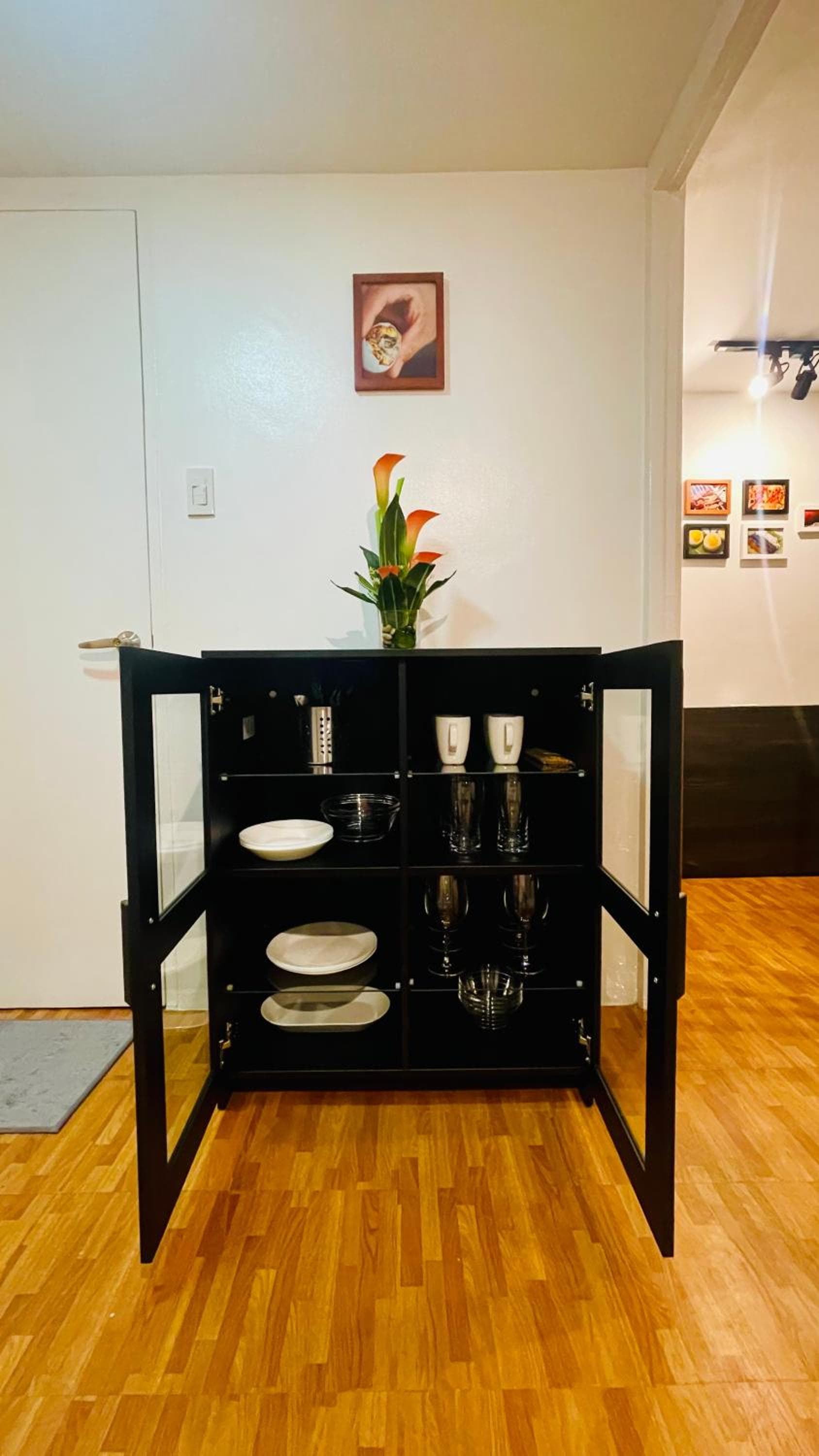Modern Condo for Couple with Wi-Fi, Netflix & Kitchen, 1 min to MRT Boni, Manila, photo 3