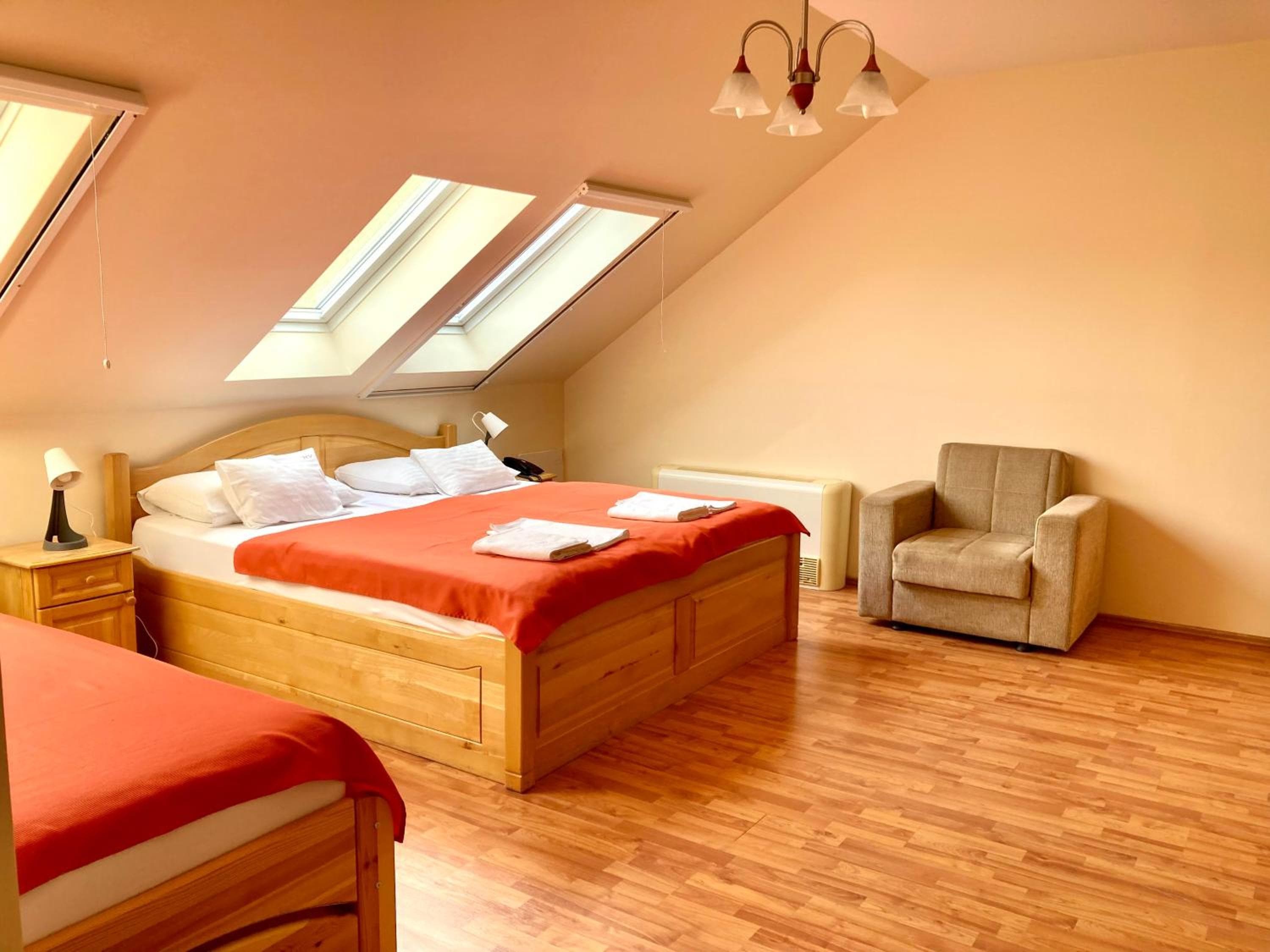 Hét Vezér Apartmanhotel, Komárom, photo 6